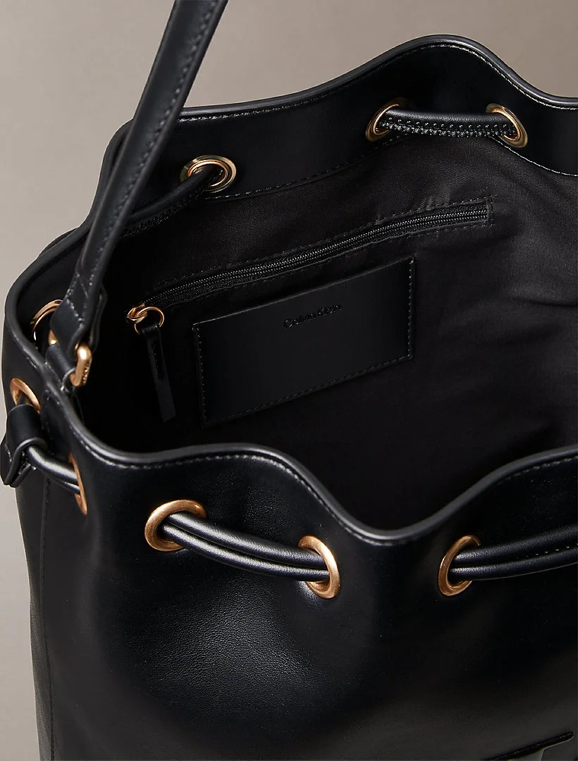 Calvin Klein Büyük CK Logolu Kova Kadın Siyah Çanta LV04F3232G-UB1