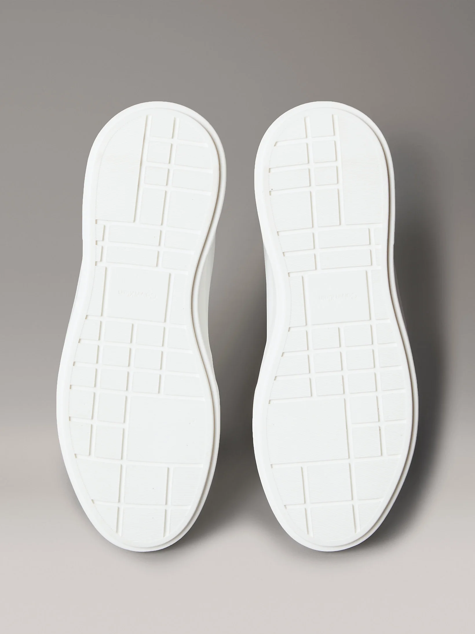 Calvin Klein Chunky Cups Bağcıklı Deri Tamamı Baskılı Kadın Beyaz Sneaker YW0YW02036-01W