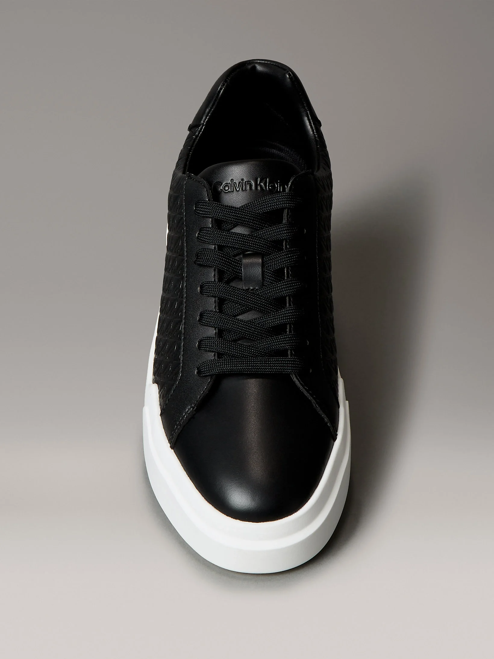 Calvin Klein Chunky Cupsole Bağcıklı Deri Tamamı Baskılı Erkek Siyah Sneaker YM0YM01383-BEH