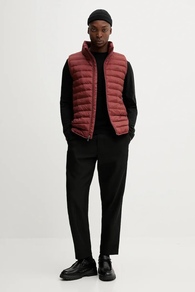 Calvin Klein Erkek Kolsuz Hafif Naylon Şişme Kırmızı Yelek LV04LC509G-VFK