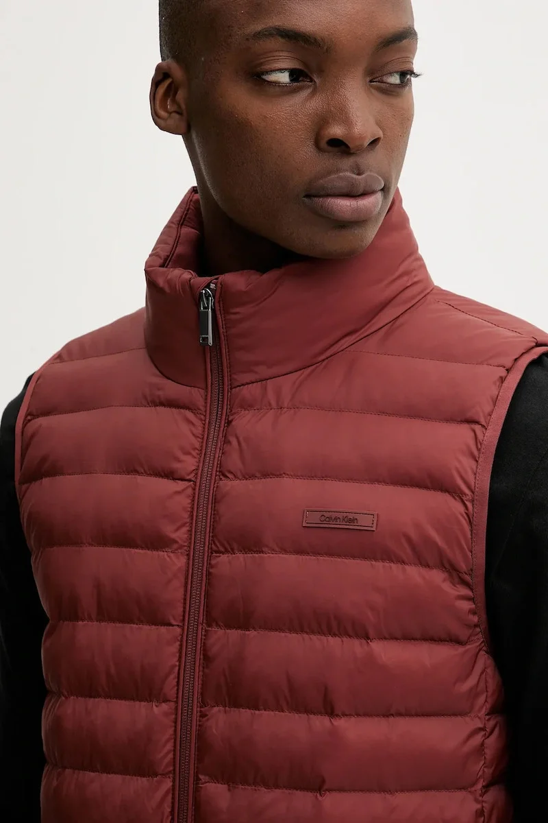 Calvin Klein Erkek Kolsuz Hafif Naylon Şişme Kırmızı Yelek LV04LC509G-VFK