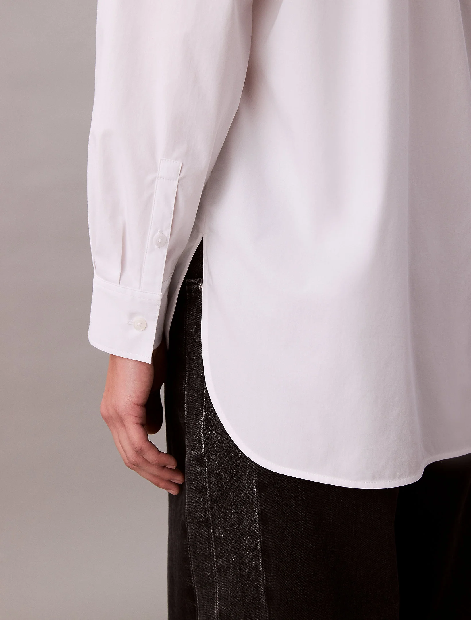 Calvin Klein Essentials Kadın Beyaz Gömlek LV047C143G-YAA