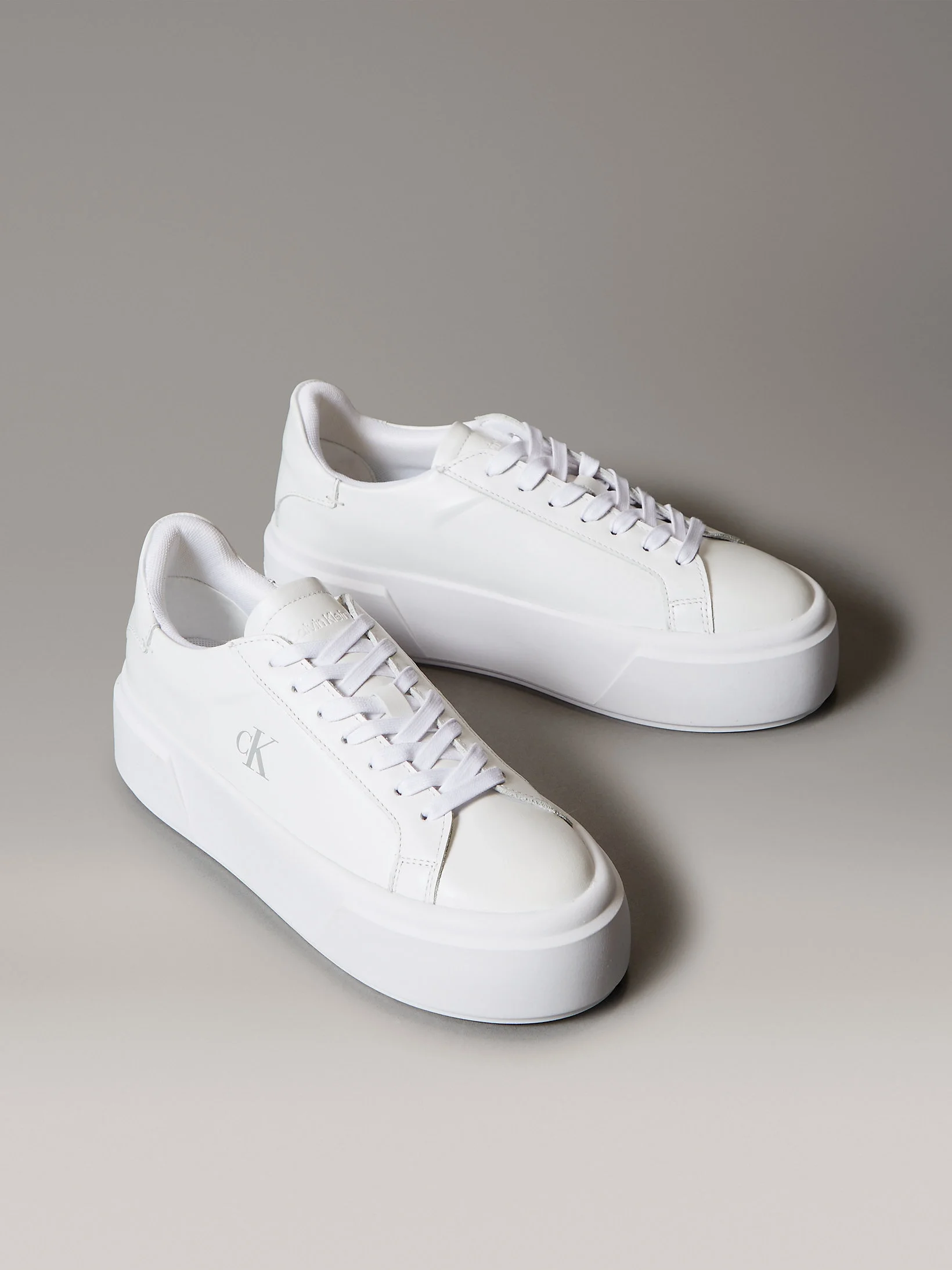Calvin Klein Flatform Bağcıklı Deri Kadın Beyaz Sneaker YW0YW01928-0K4