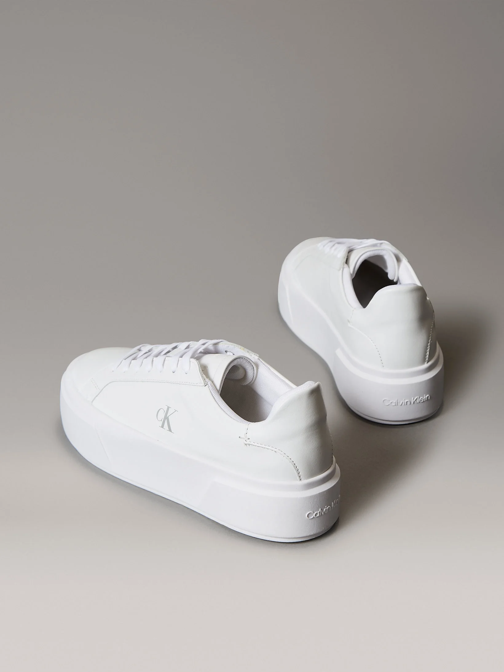 Calvin Klein Flatform Bağcıklı Deri Kadın Beyaz Sneaker YW0YW01928-0K4