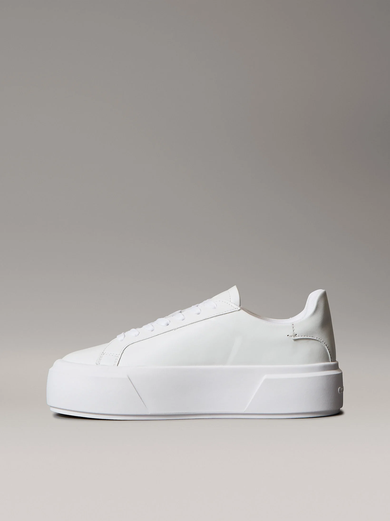 Calvin Klein Flatform Bağcıklı Deri Kadın Beyaz Sneaker YW0YW01928-0K4