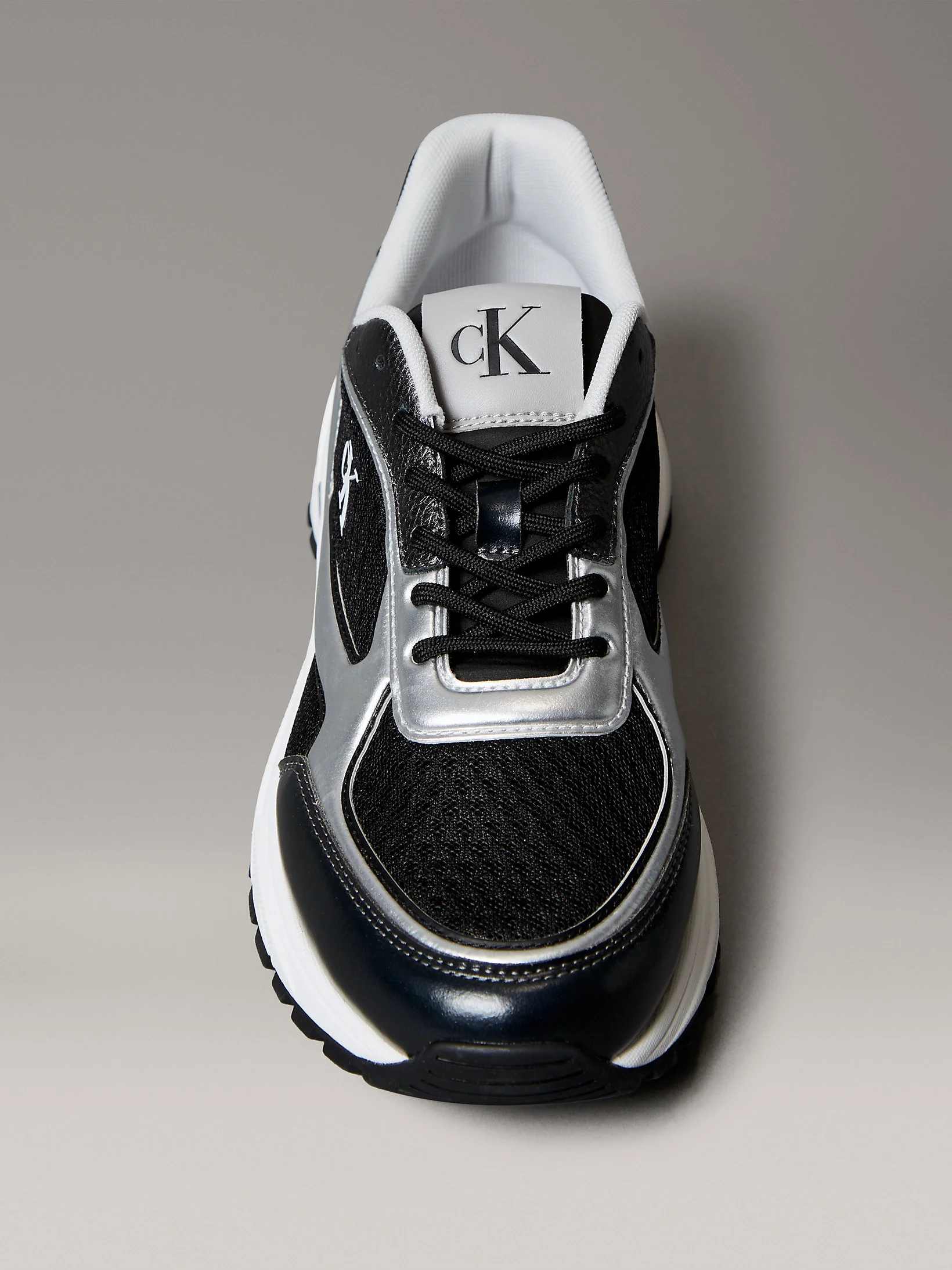 Calvin Klein Hike Runner Bağcıklı File Karışımlı Metalik Erkek Siyah Sneaker YM0YM01402-01L
