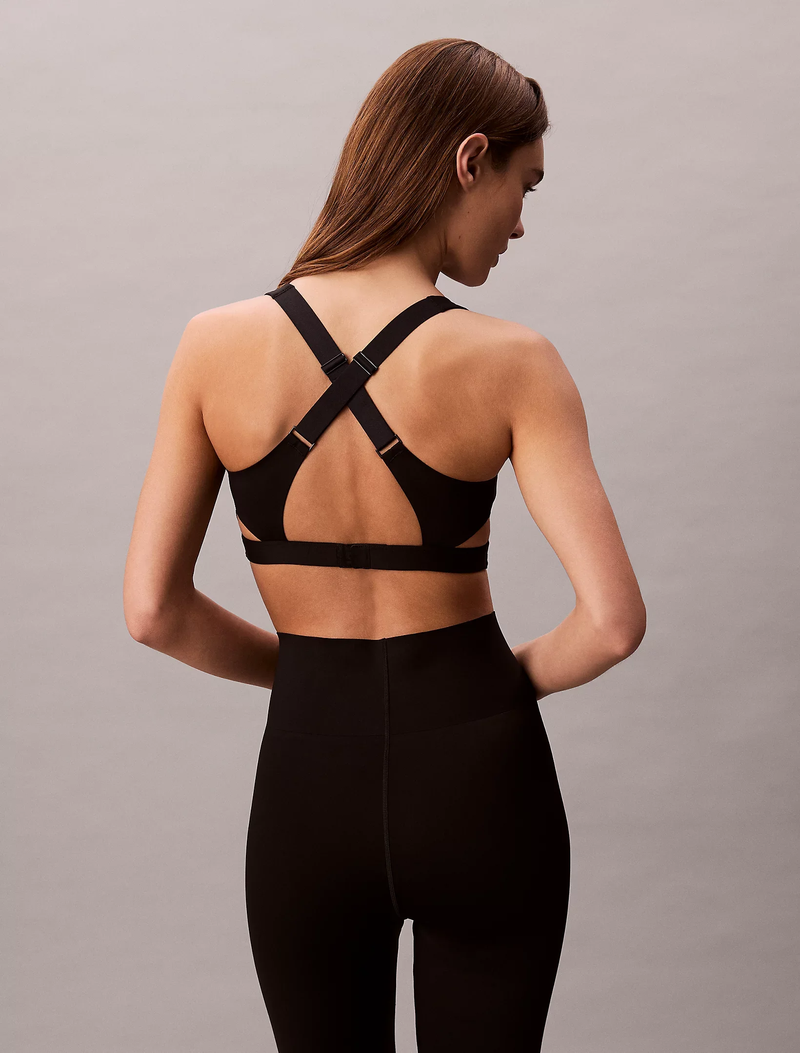 Calvin Klein Intense Power Yüksek Destekli Kadın Siyah Sütyen LVGWF5K146-UB1