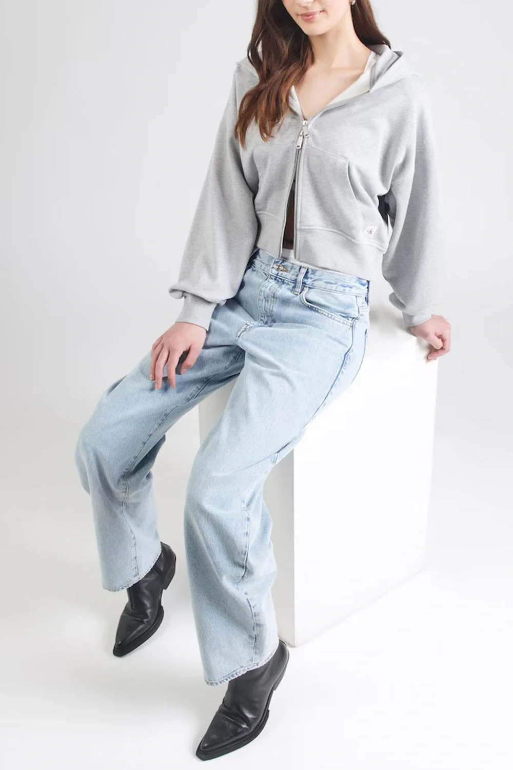 Calvin Klein A- FRENCH TERRY BADGE LOGO FZ HO Kadın Gri Eşofman Üstü  LV047C216G-P79