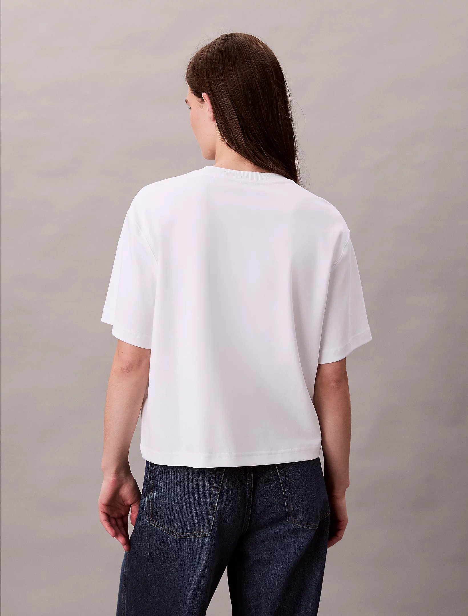 Calvin Klein Kısa Kollu 2 Renkli 3D Nakışlı Logolu Kadın T-shirt LV047D205G-YAA