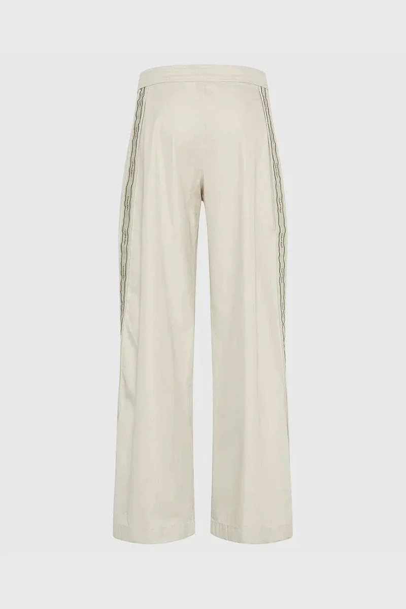 Calvin Klein Pamuklu Twill Tamamı Baskılı Logolu Çizgili Kadın Beyaz Pantolon LV044D612G-GTR