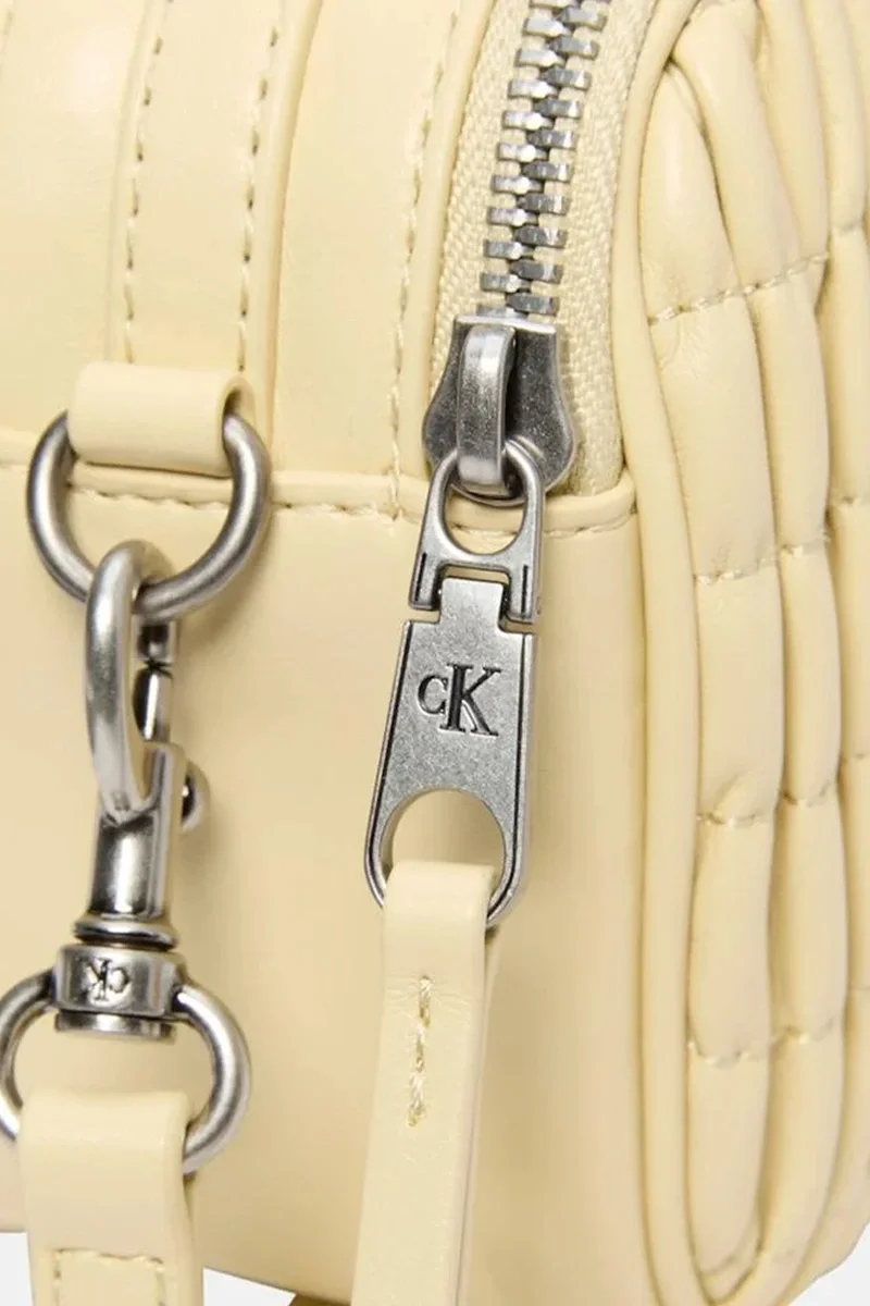 Calvin Klein RUCHED CROSSBODY CAMERA BAG Kadın Beyaz Çanta LV04K3184G-RM0