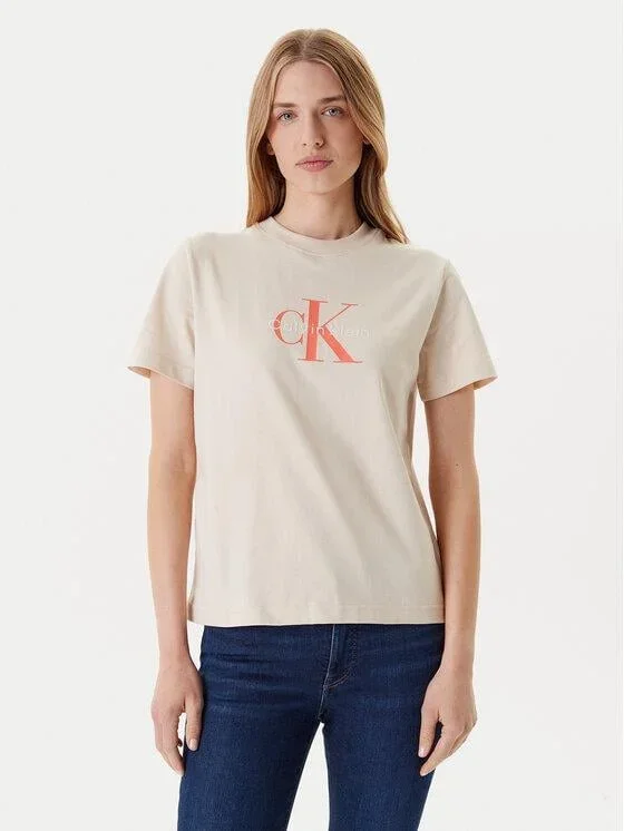 Calvin Klein Standard Logo Kadın Beyaz T-shirt  LV047B865G-C7P