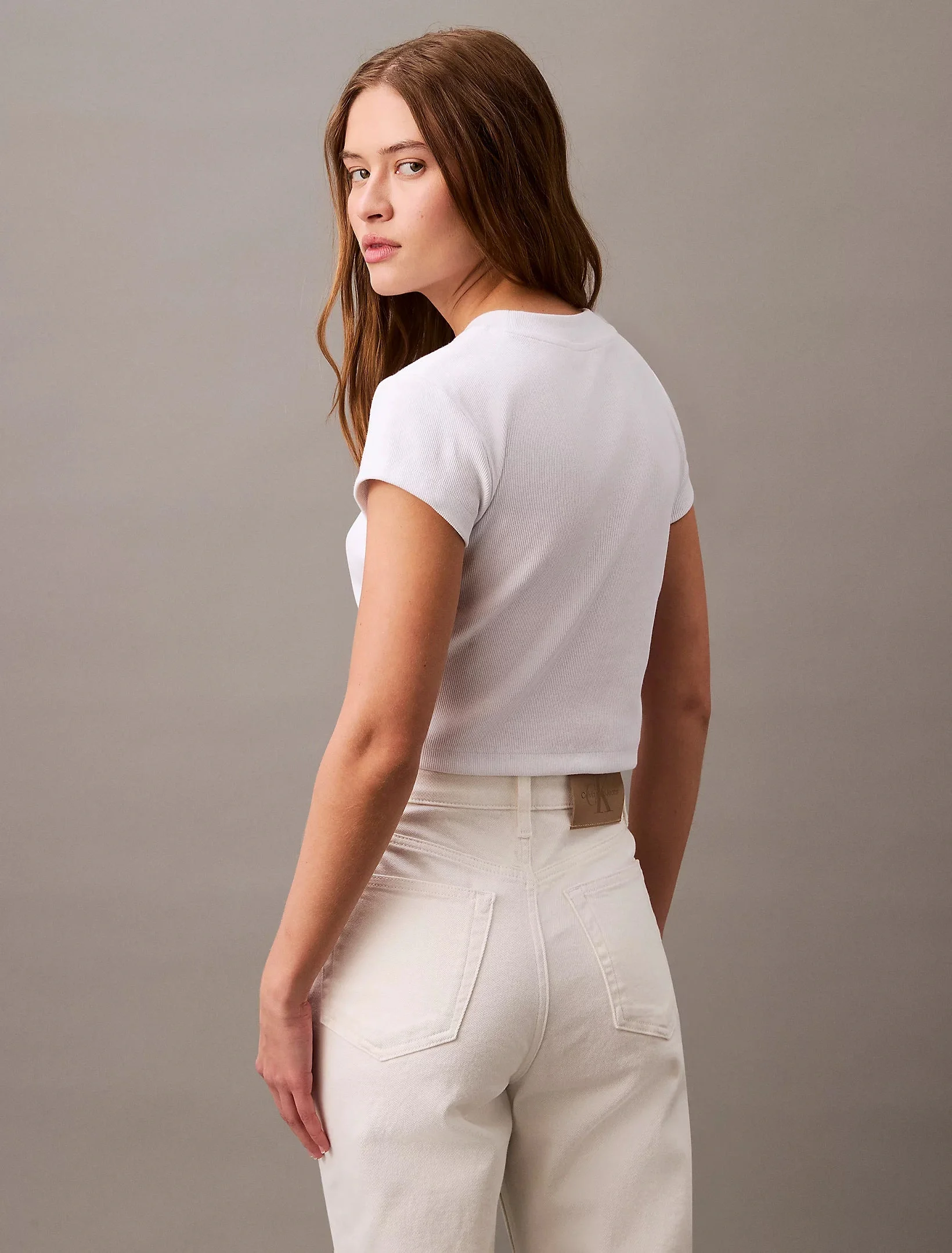 Calvin Klein A- MONOGRAM BABY TEE Kadın  T-shirt LV047AB802-YAA