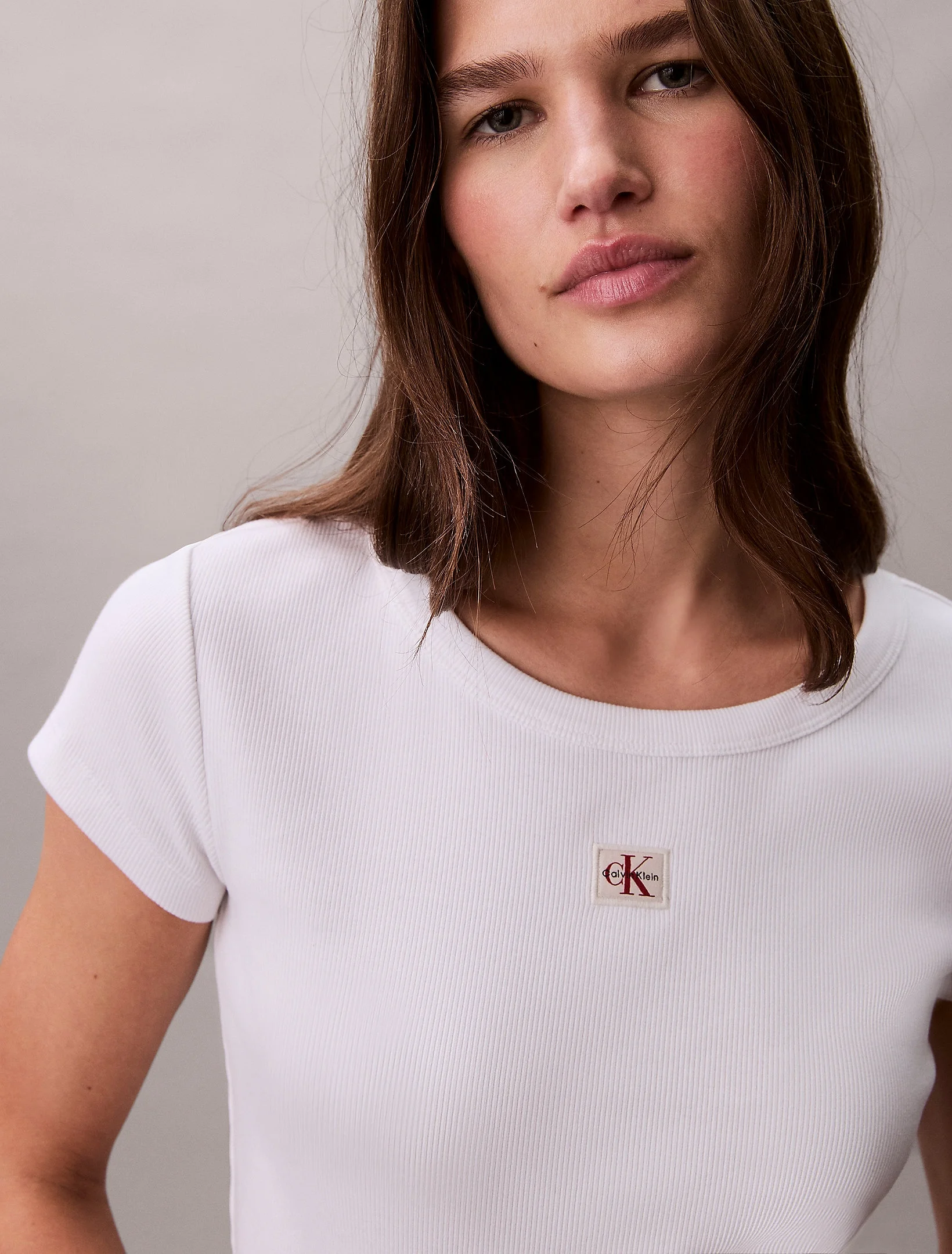 Calvin Klein Kadın Etiketli Fitilli Kısa Beyaz T-shirt LV047C200G-YAA