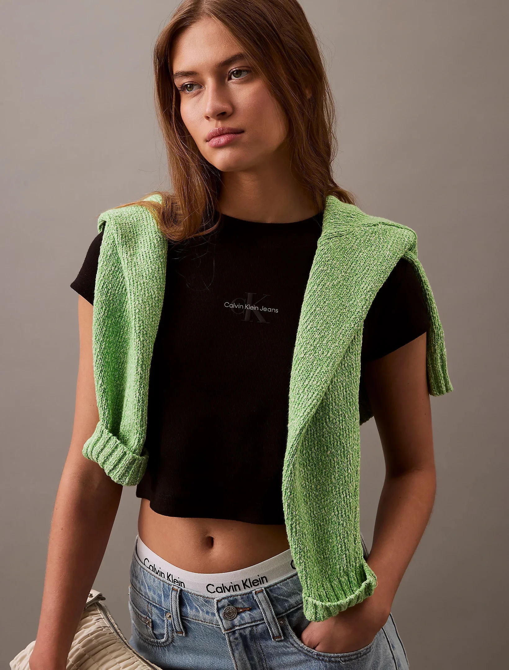 Calvin Klein A- MONOGRAM BABY TEE Kadın  T-shirt LV047AB802-UB1