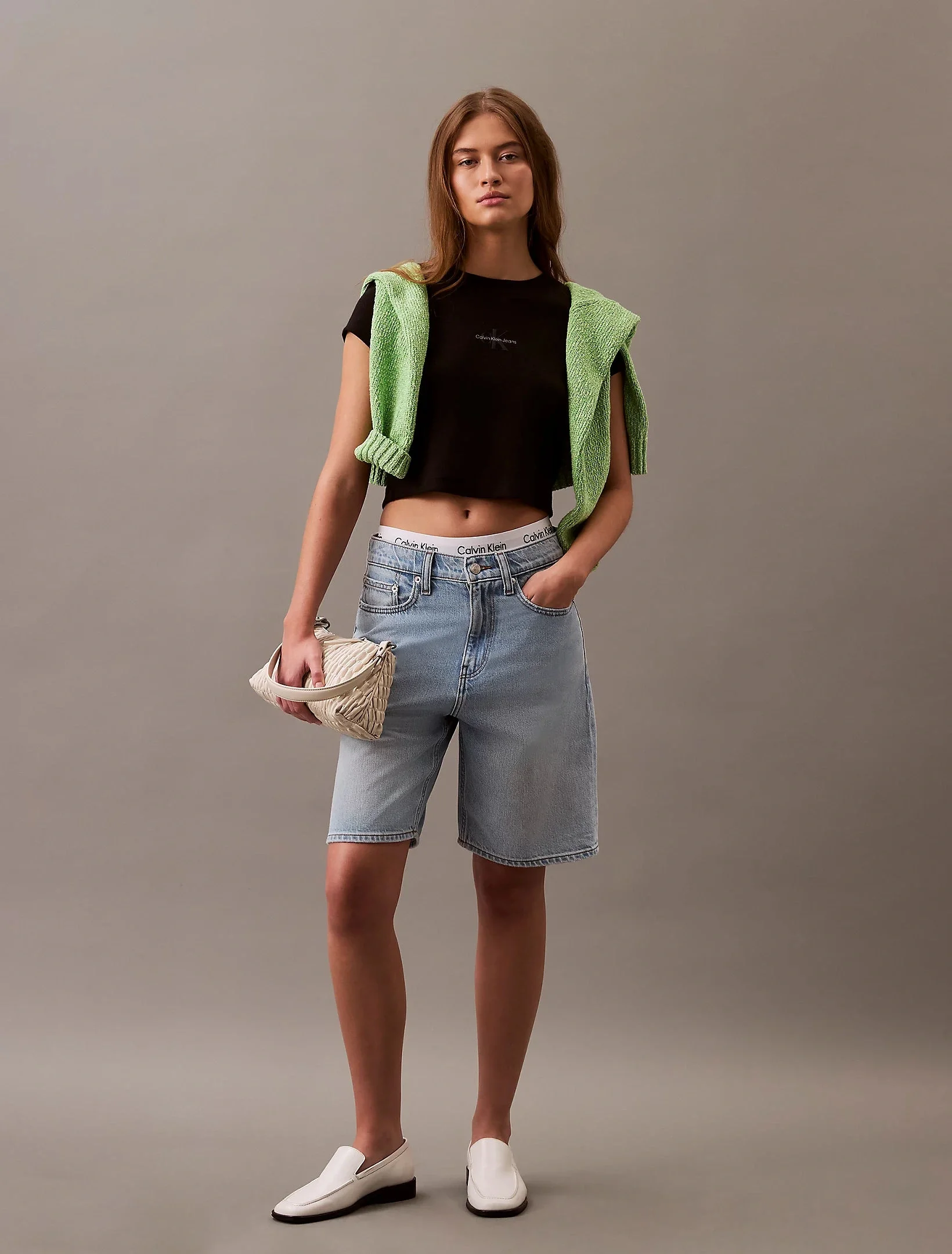 Calvin Klein A- MONOGRAM BABY TEE Kadın  T-shirt LV047AB802-UB1