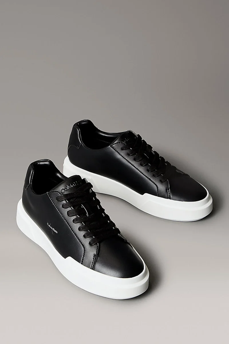 Calvin Klein Kalın Düz Tabanlı Bağcıklı Deri Kadın Siyah Sneaker YW0YW01947-0GM
