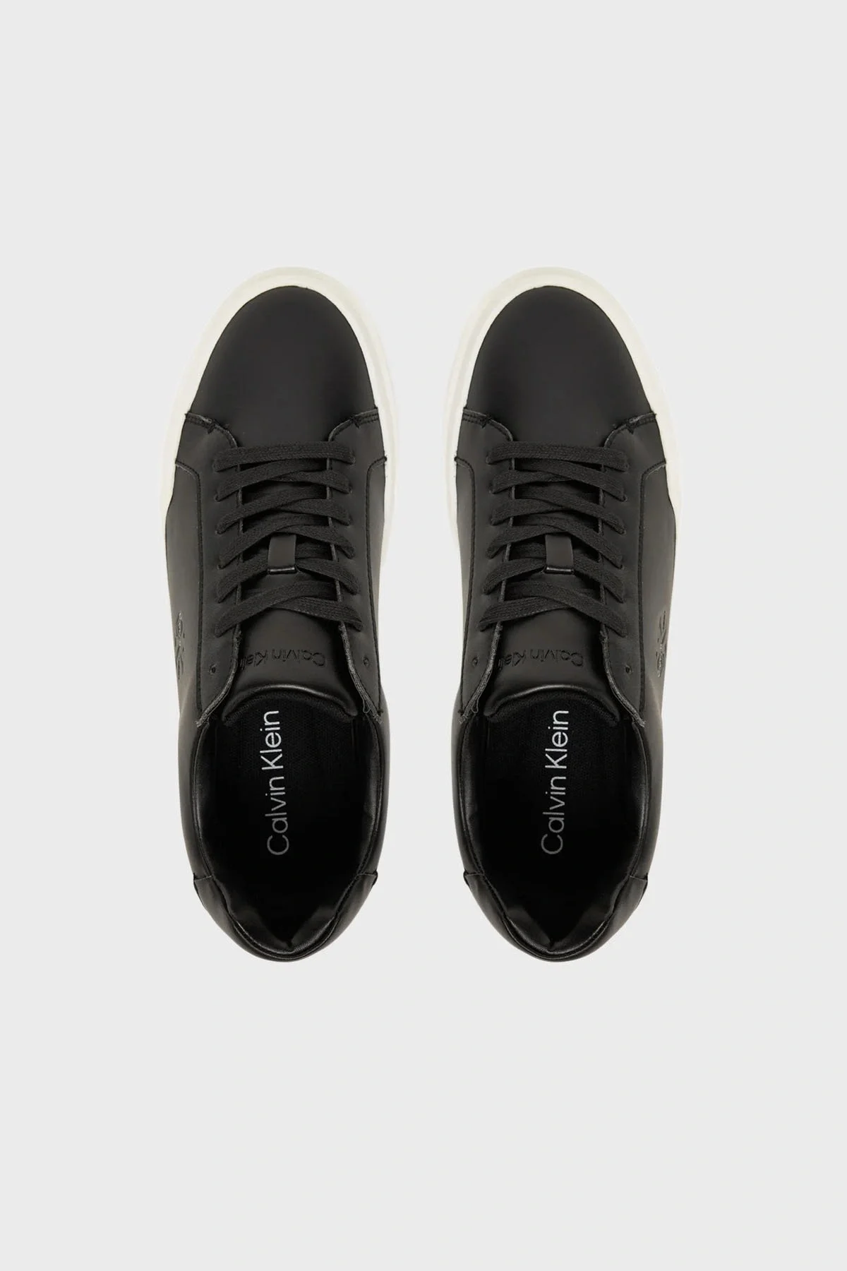 Calvin Klein Kalın Düz Tabanlı Bağcıklı Deri Kadın Siyah Sneaker YW0YW01947-0GM