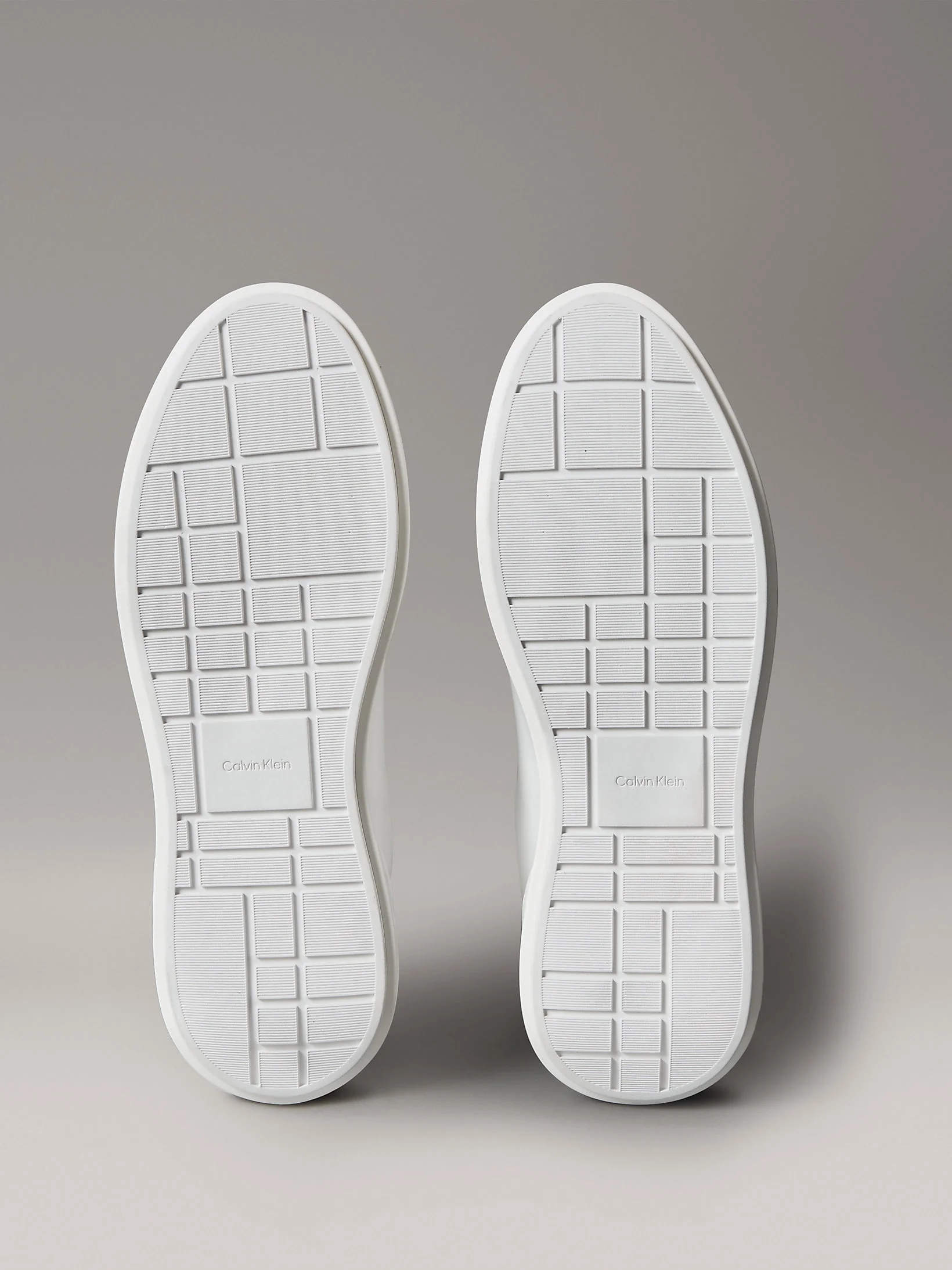 Calvin Klein Kalın Tabanlı Bağcıklı Deri Erkek Sneaker YM0YM01344-01W