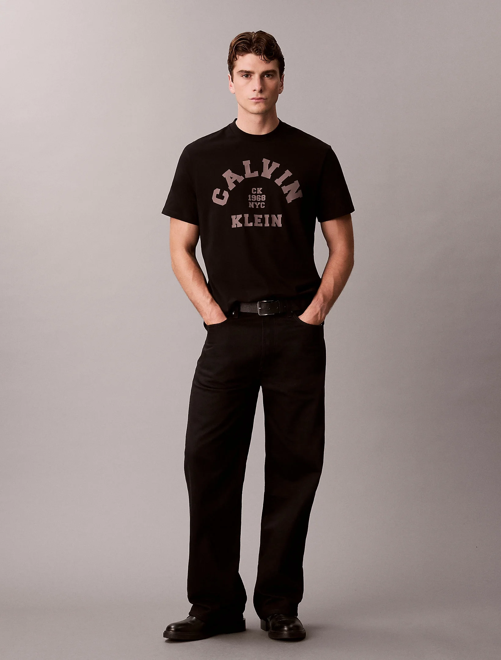 Calvin Klein Kısa Kollu 20s LN Calvin College Grafik Baskılı Erkek Siyah T-shirt LV04RE810G-UB1