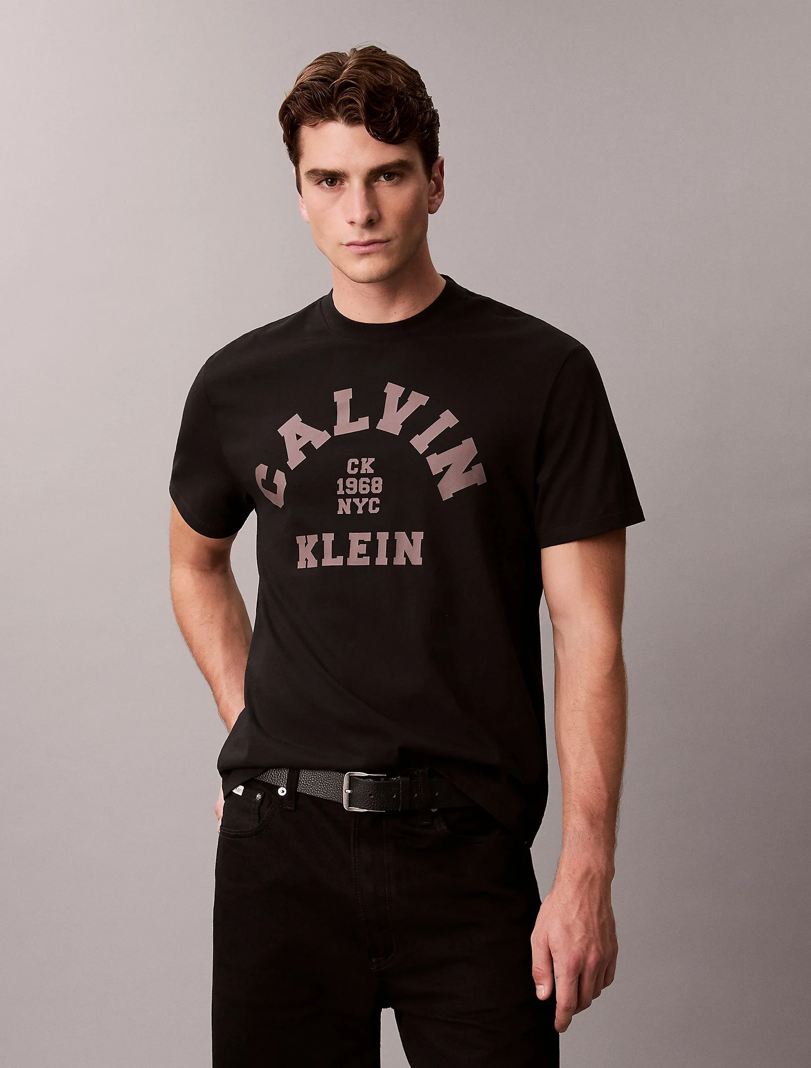 Calvin Klein Kısa Kollu 20s LN Calvin College Grafik Baskılı Erkek Siyah T-shirt LV04RE810G-UB1