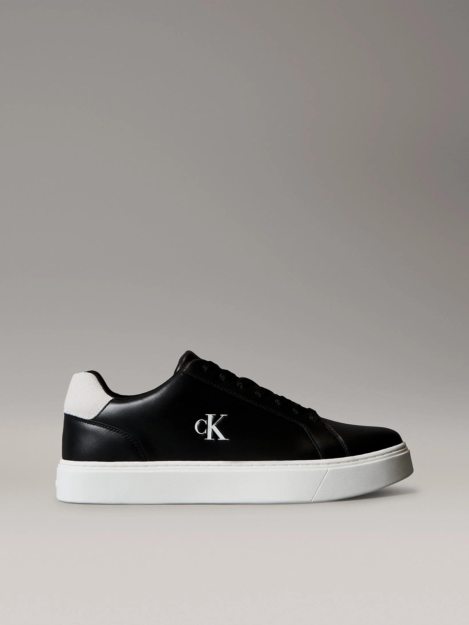 Calvin Klein Klasik Düz Tabanlı Bağcıklı Deri Erkek Siyah Sneaker YM0YM01435-0GM