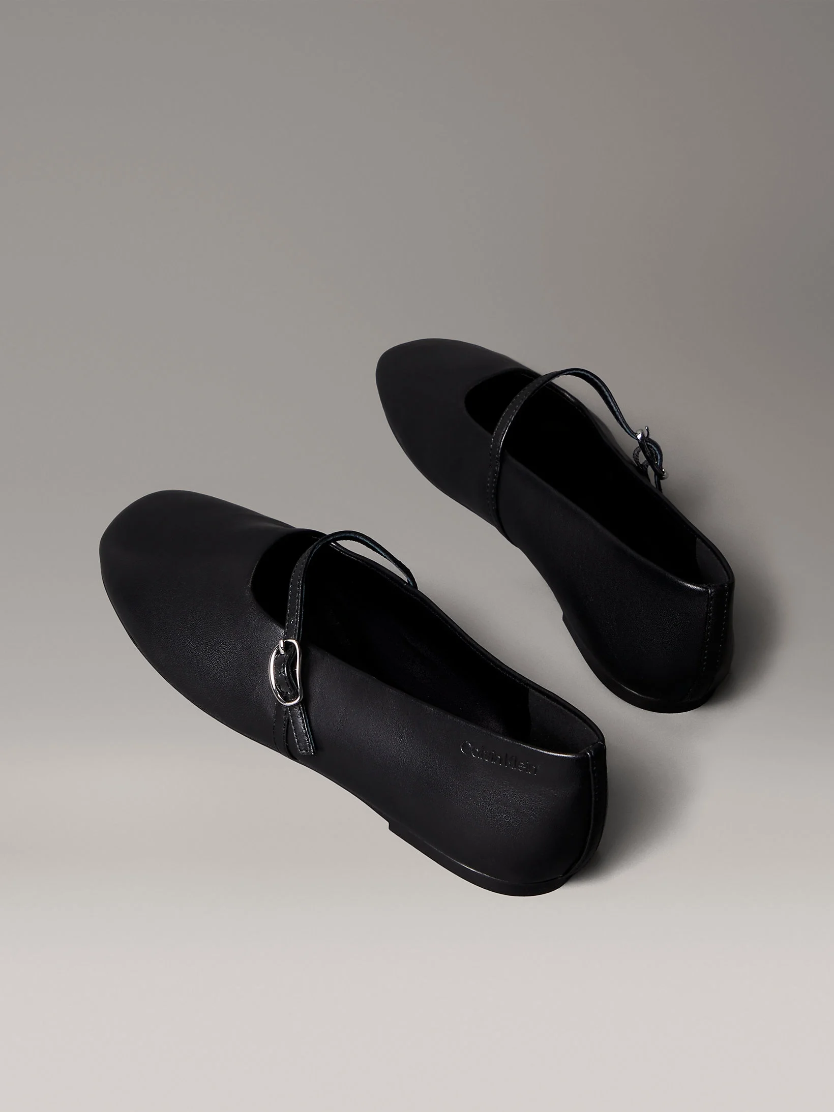 Calvin Klein Oblique Mary Jane Deri Metal Detaylı Kadın Siyah Babet HW0HW02847-BEH