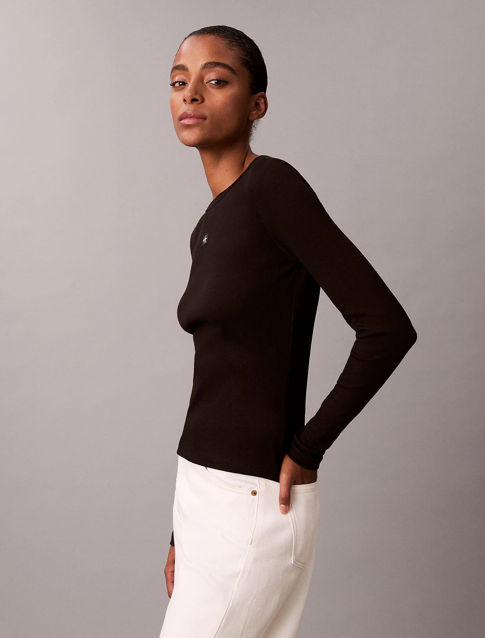 Calvin Klein Uzun Kollu Dokuma Etiketli 2x2 Fitilli Bisiklet Yaka Kadın Siyah Bluz LV047E205G-UB1