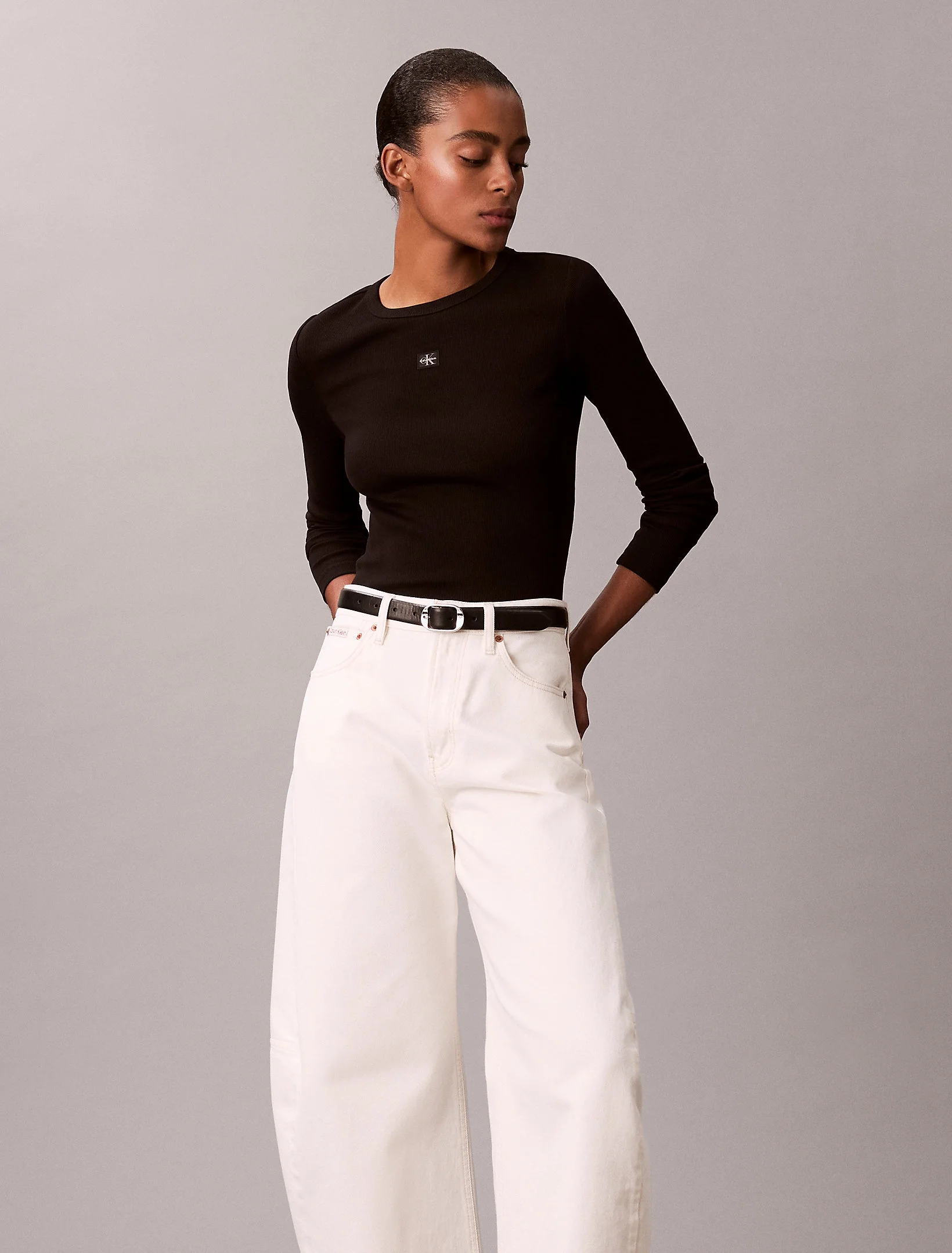 Calvin Klein Uzun Kollu Dokuma Etiketli 2x2 Fitilli Bisiklet Yaka Kadın Siyah Bluz LV047E205G-UB1