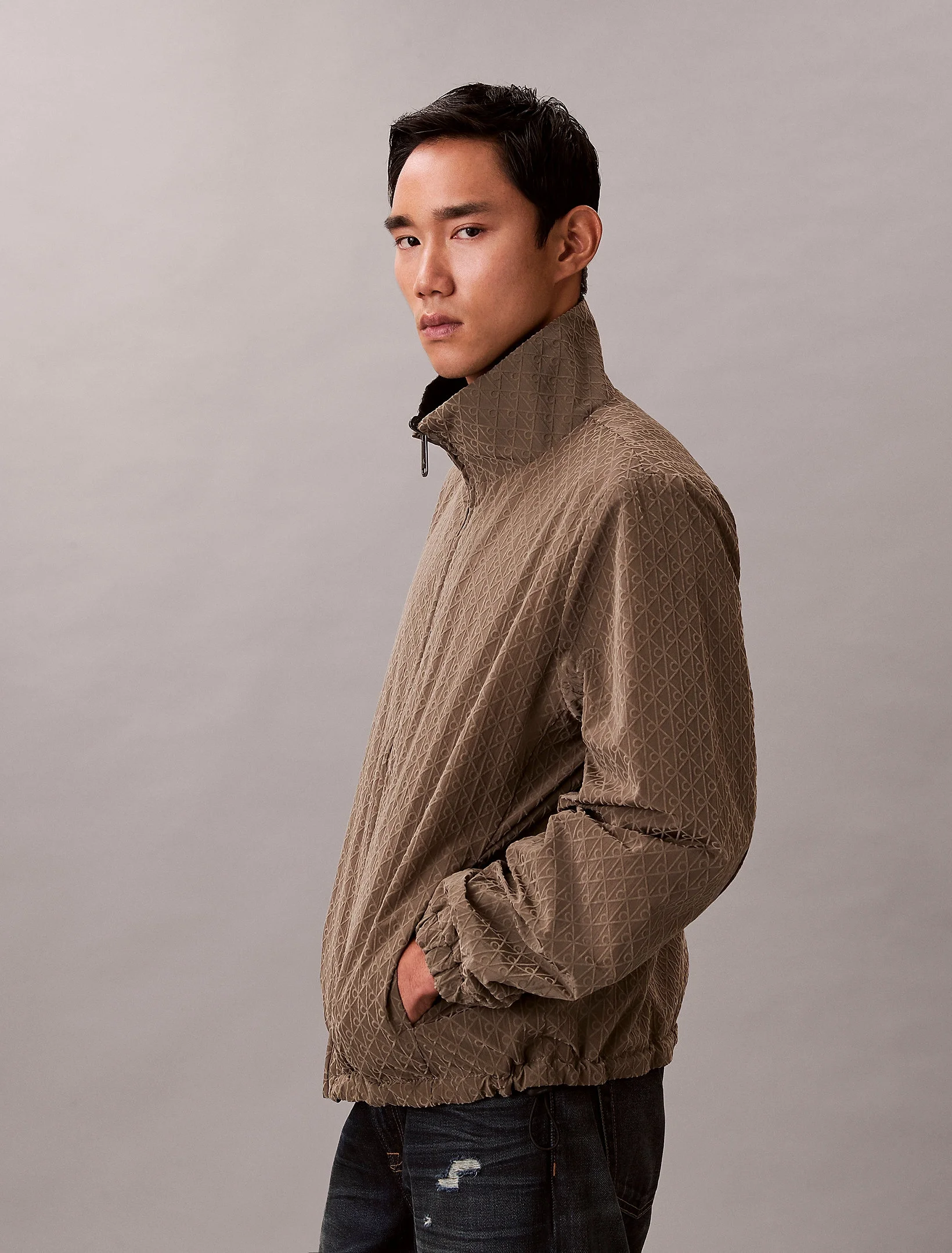 Calvin Klein Uzun Kollu Naylon Tamamı Baskılı Dolgusuz Çift Taraflı Erkek Gri Ceket LV14RE522G-PAY