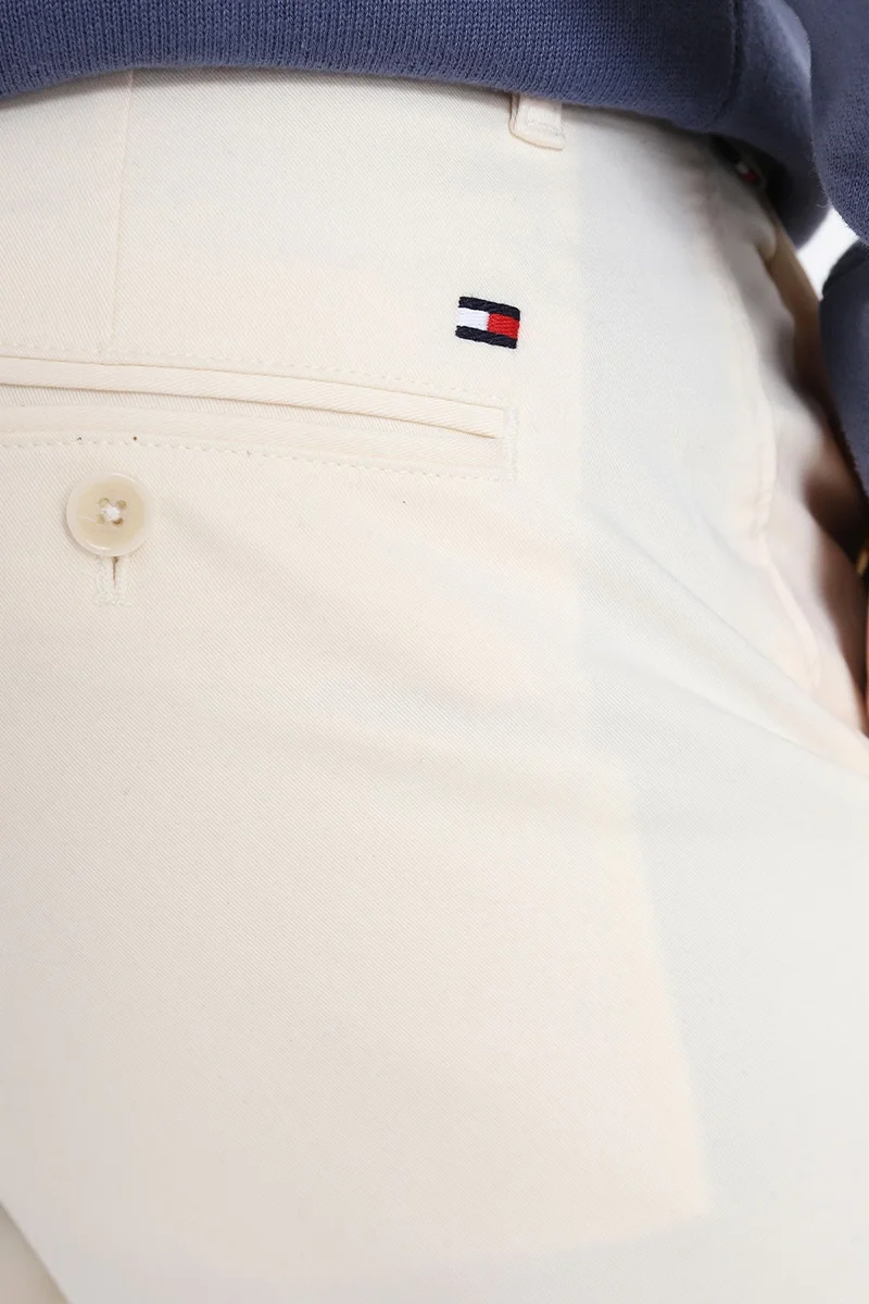 Tommy Hilfiger CHINO BLEECKER 1985 PIMA COTTON Erkek Beyaz Pantolon MW0MW26619AEF