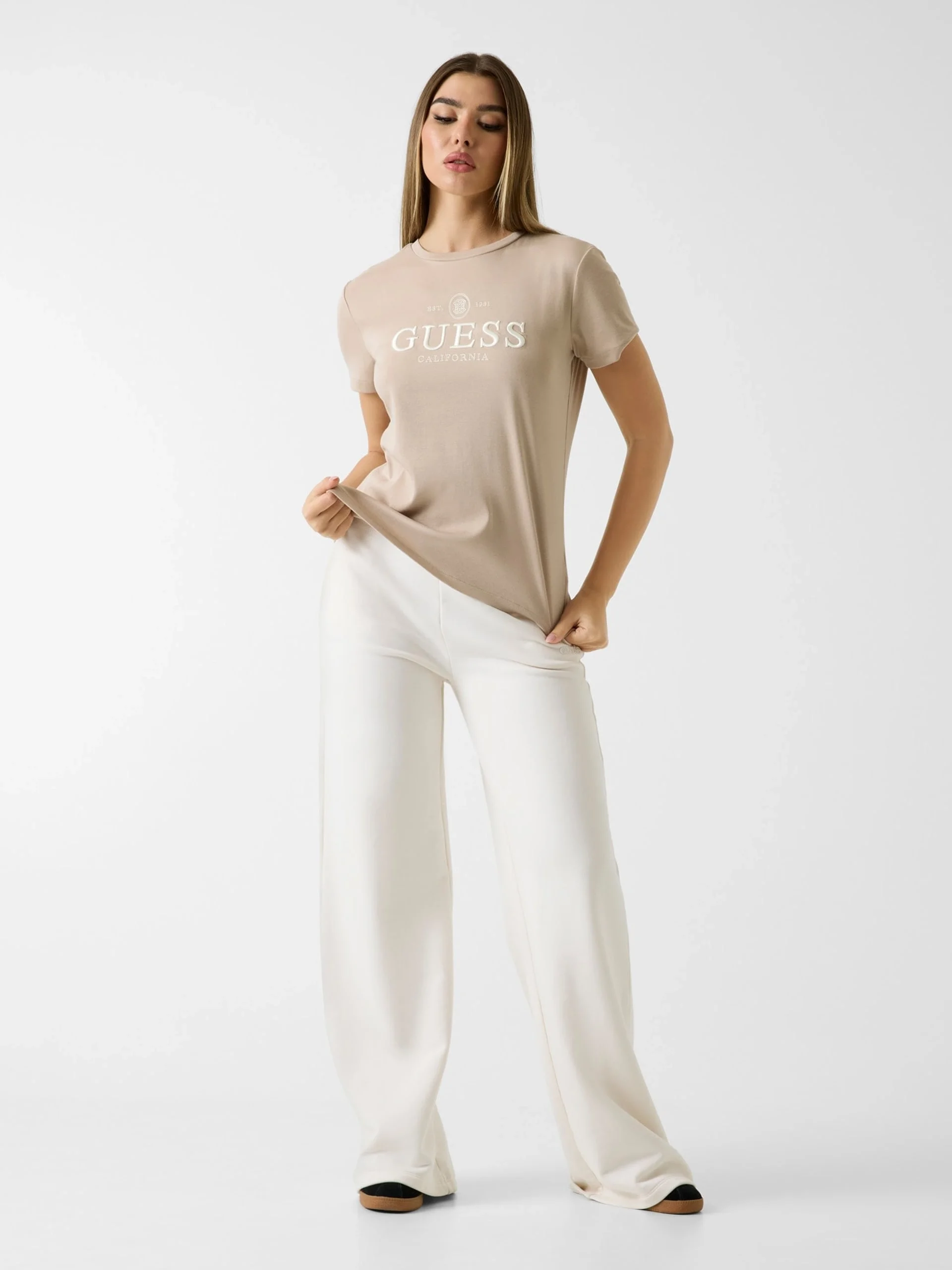 Guess Arabella Bisiklet Yaka Kısa Kollu Kadın Bej T-shirt V6RI06KD741-G1BW