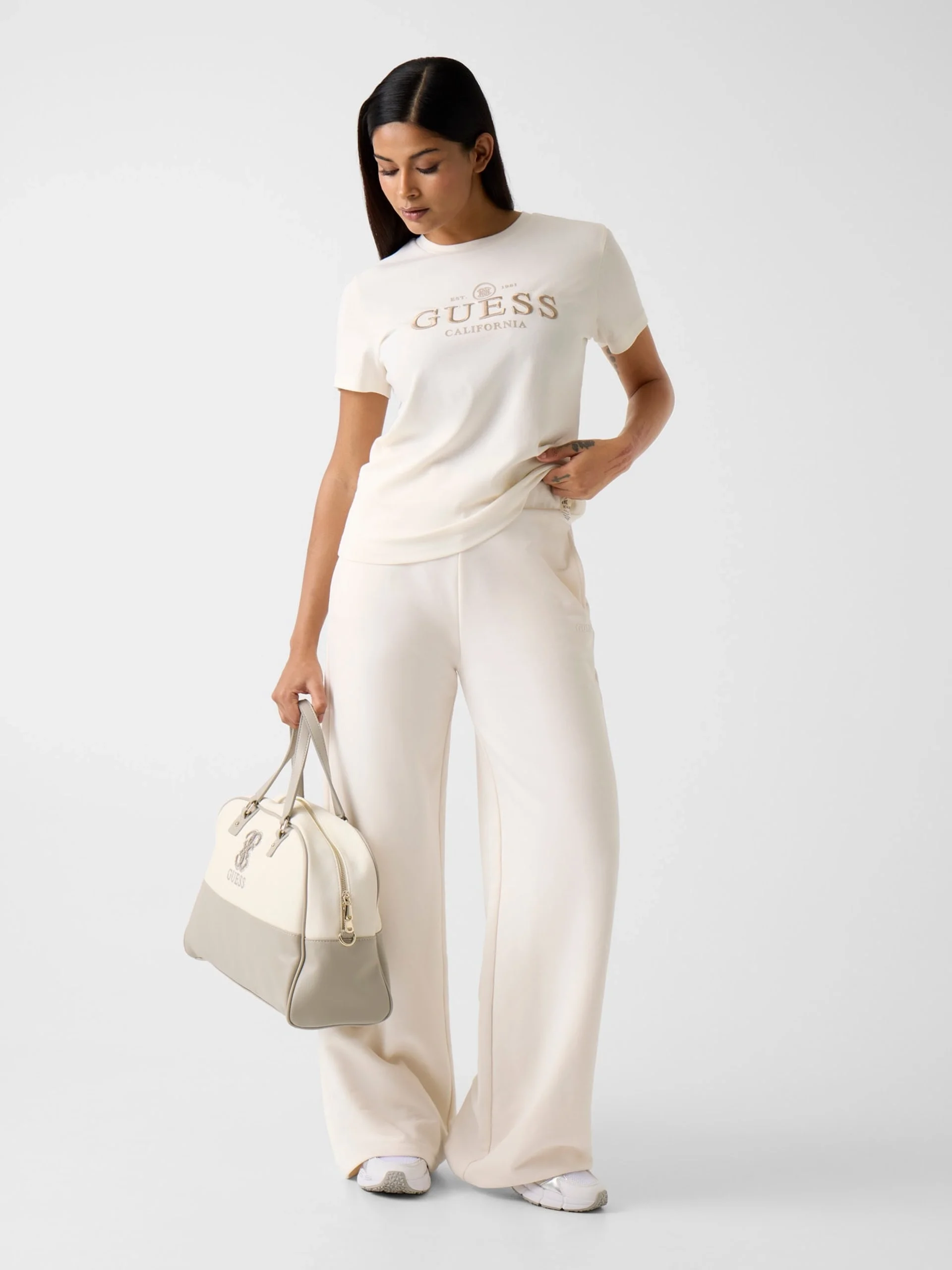 Guess Arabella Bisiklet Yaka Kısa Kollu Kadın Beyaz T-shirt V6RI06KD741-G027