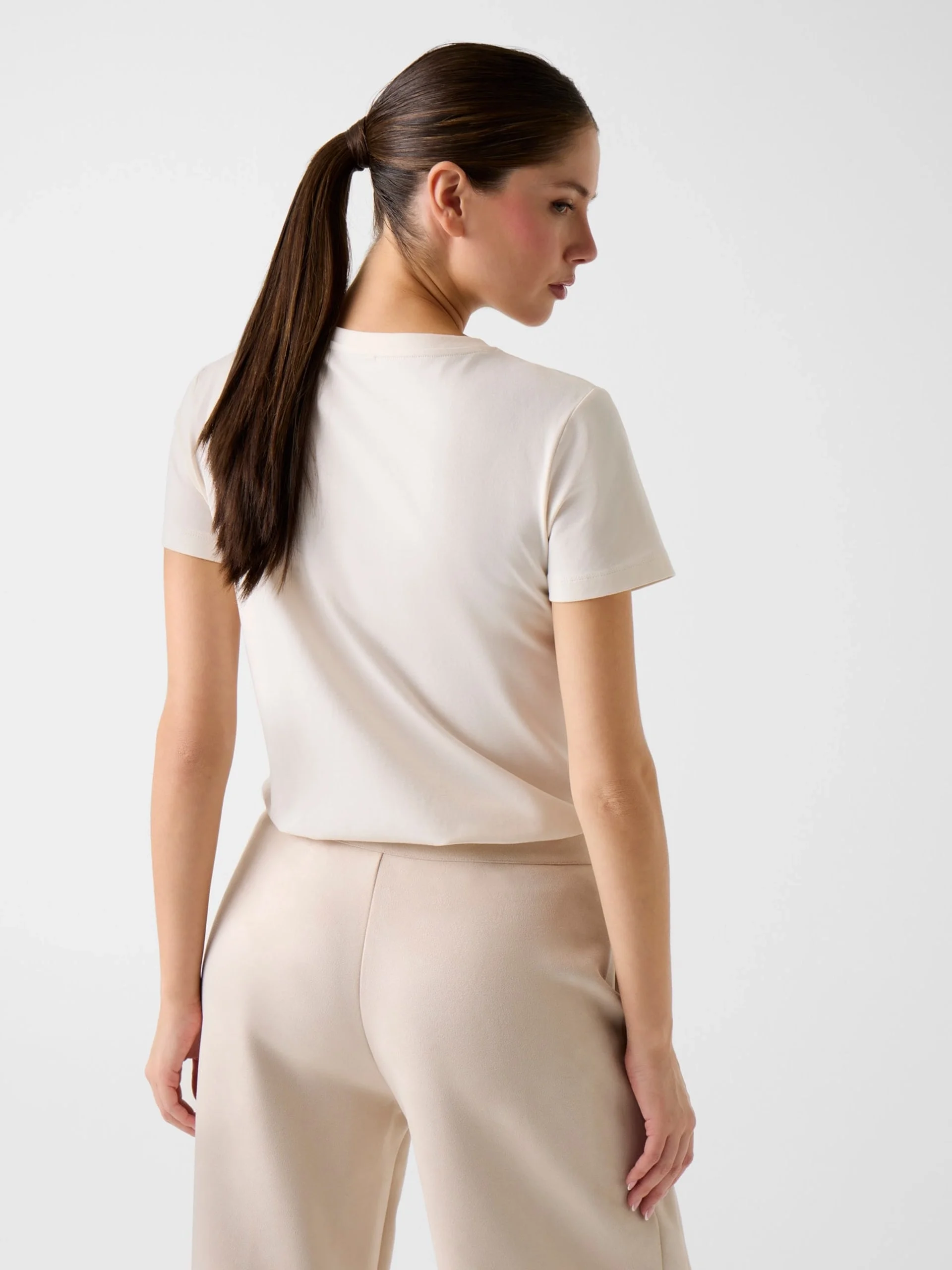 Guess Giuditta Bisiklet Yaka Kısa Kollu Kadın Beyaz T-shirt V6RI11J1314-G012