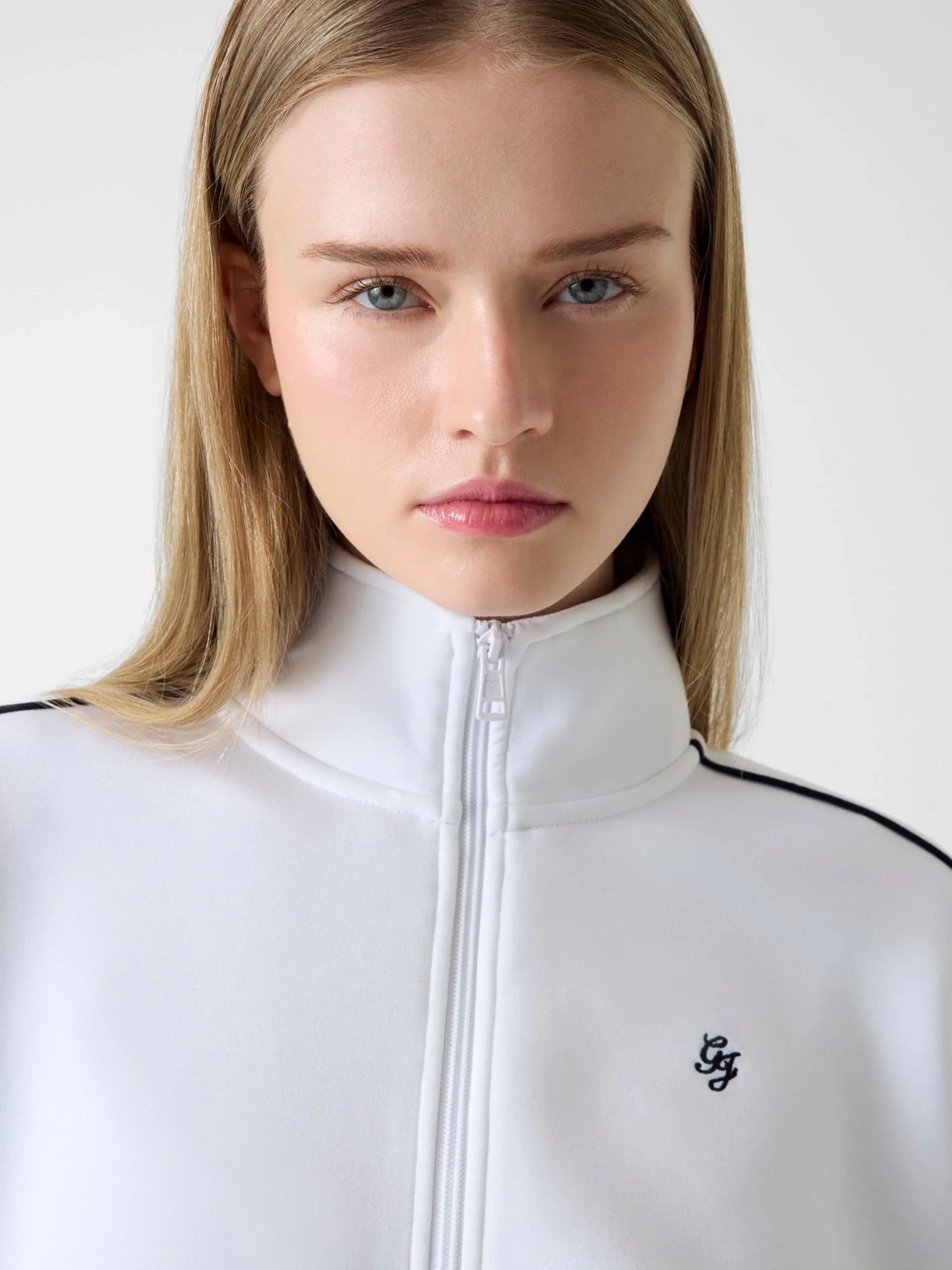 Guess GJ Düşük Omuzlu Scuba Eşofman Kadın Beyaz Sweatshirt W6RQ10KD122-G011