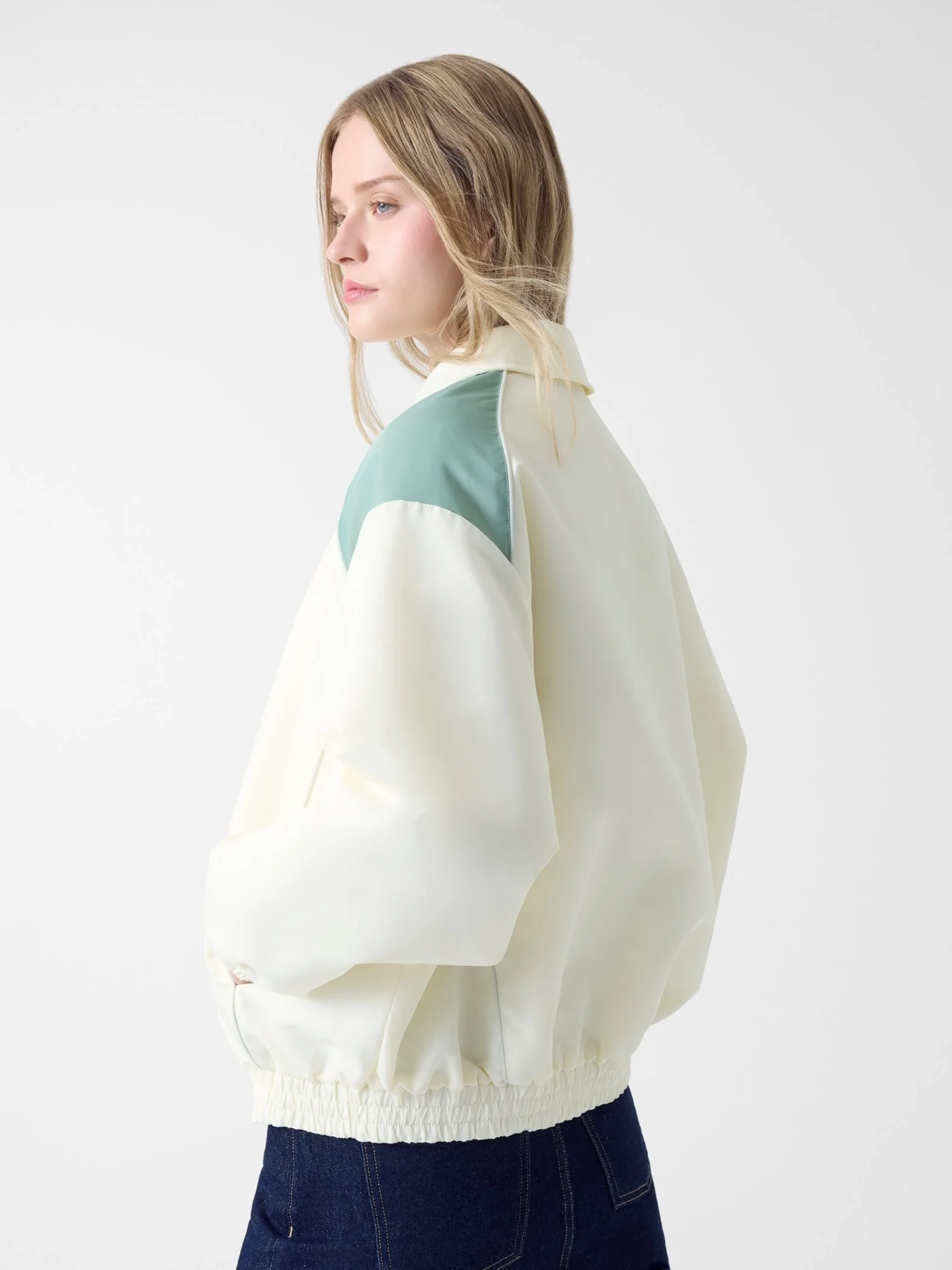 Guess GJ Heritage Rüzgarlık Kadın Krem Yağmurluk W6RL35WHAA2-G053