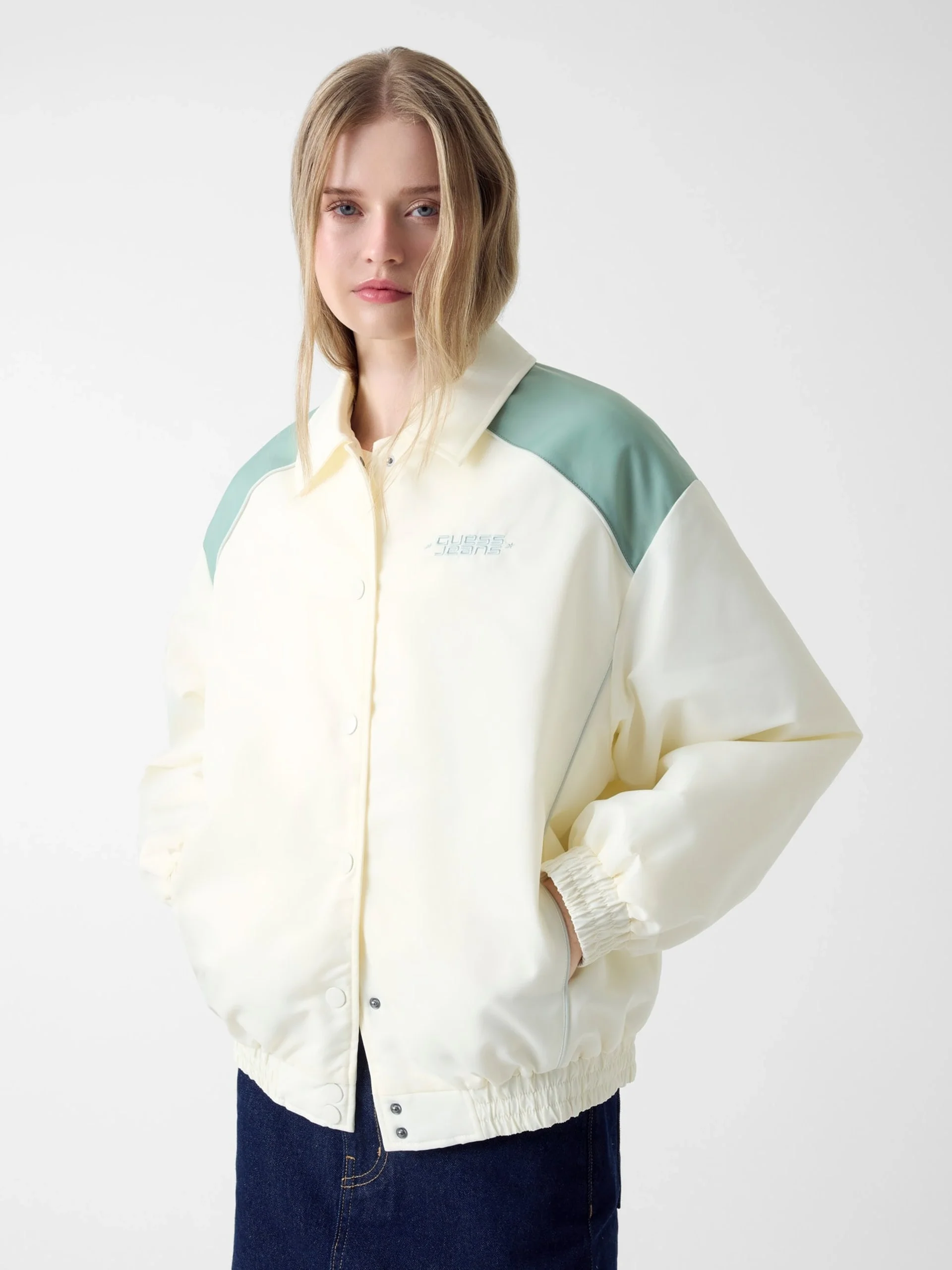 Guess GJ Heritage Rüzgarlık Kadın Krem Yağmurluk W6RL35WHAA2-G053