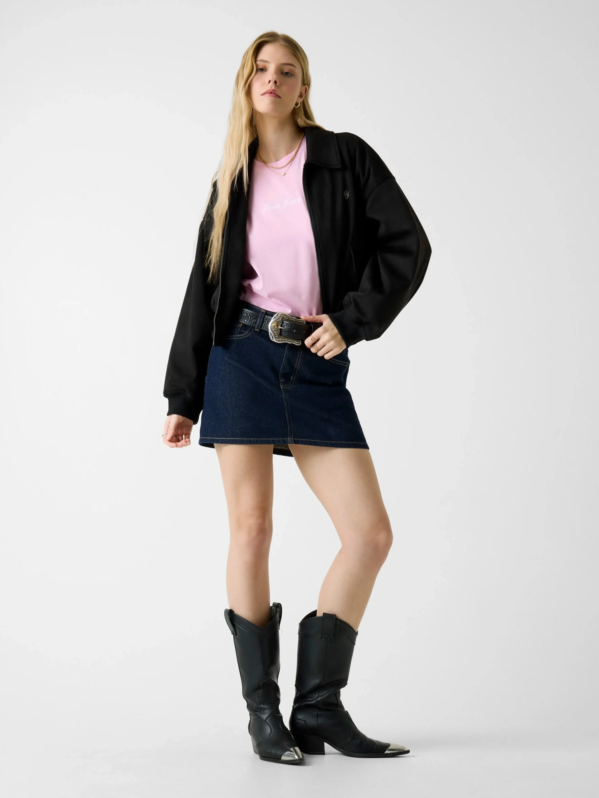 Guess GJ Kısa Kollu Bisiklet Yaka Normal Kesim Yıldız Nakışlı Kadın Pembe T-shirt W6RI18J1314-G65F