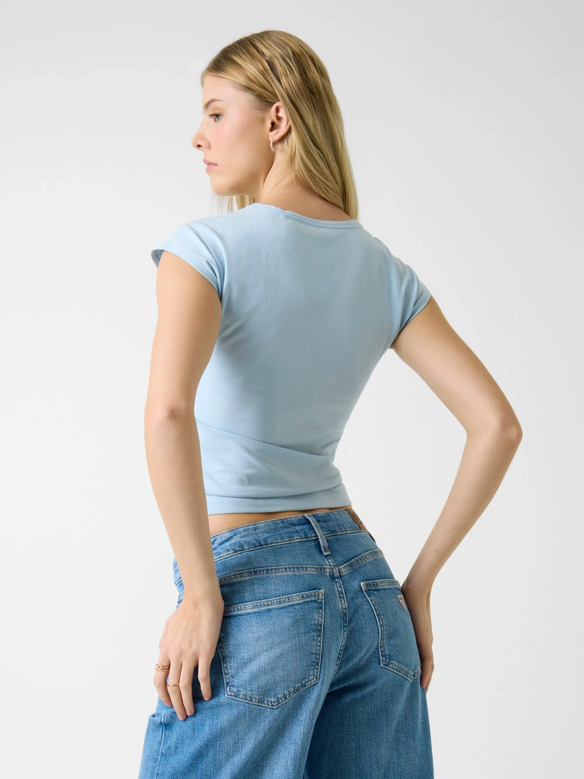 Guess GJ Kısa Kollu Reglan Yıldızlı Baby Kadın Mavi T-shirt W6RI21J1314-G7O3