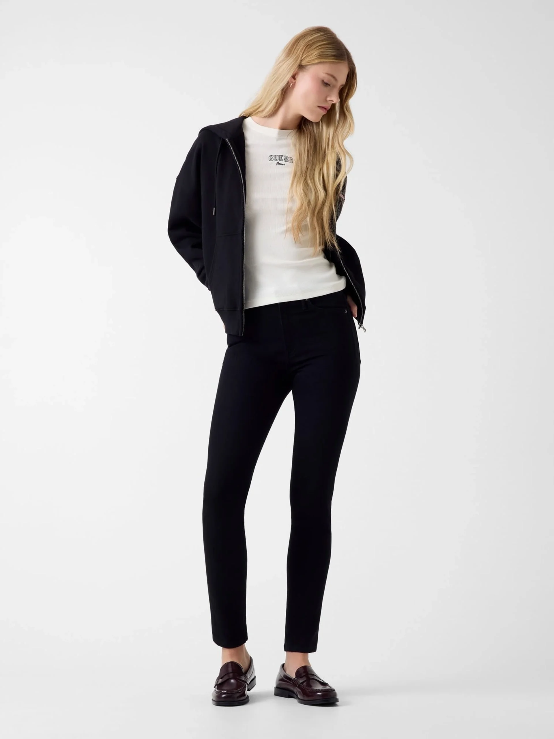 Guess GJ Kolsuz Bisiklet Yaka Nakışlı Dar Kesim Kadın Krem Top W6RP21KA0H1-G053