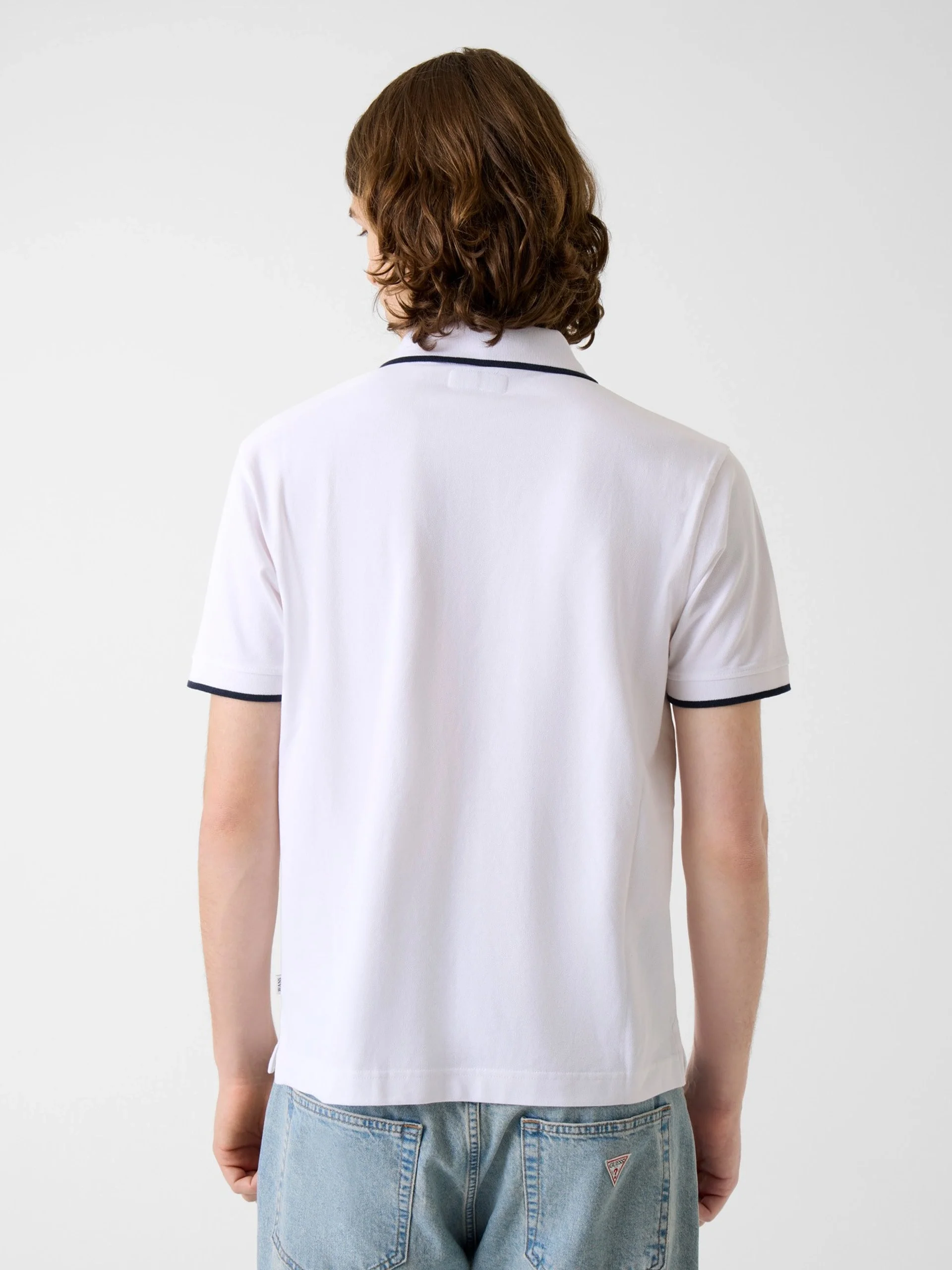 Guess GJ Normal Kesim Nakışlı Kısa Kollu Çizgili Detaylı Polo Yakalı Erkek Çok Renkli Polo T-shirt M6RP24KCJV1-SM0Q