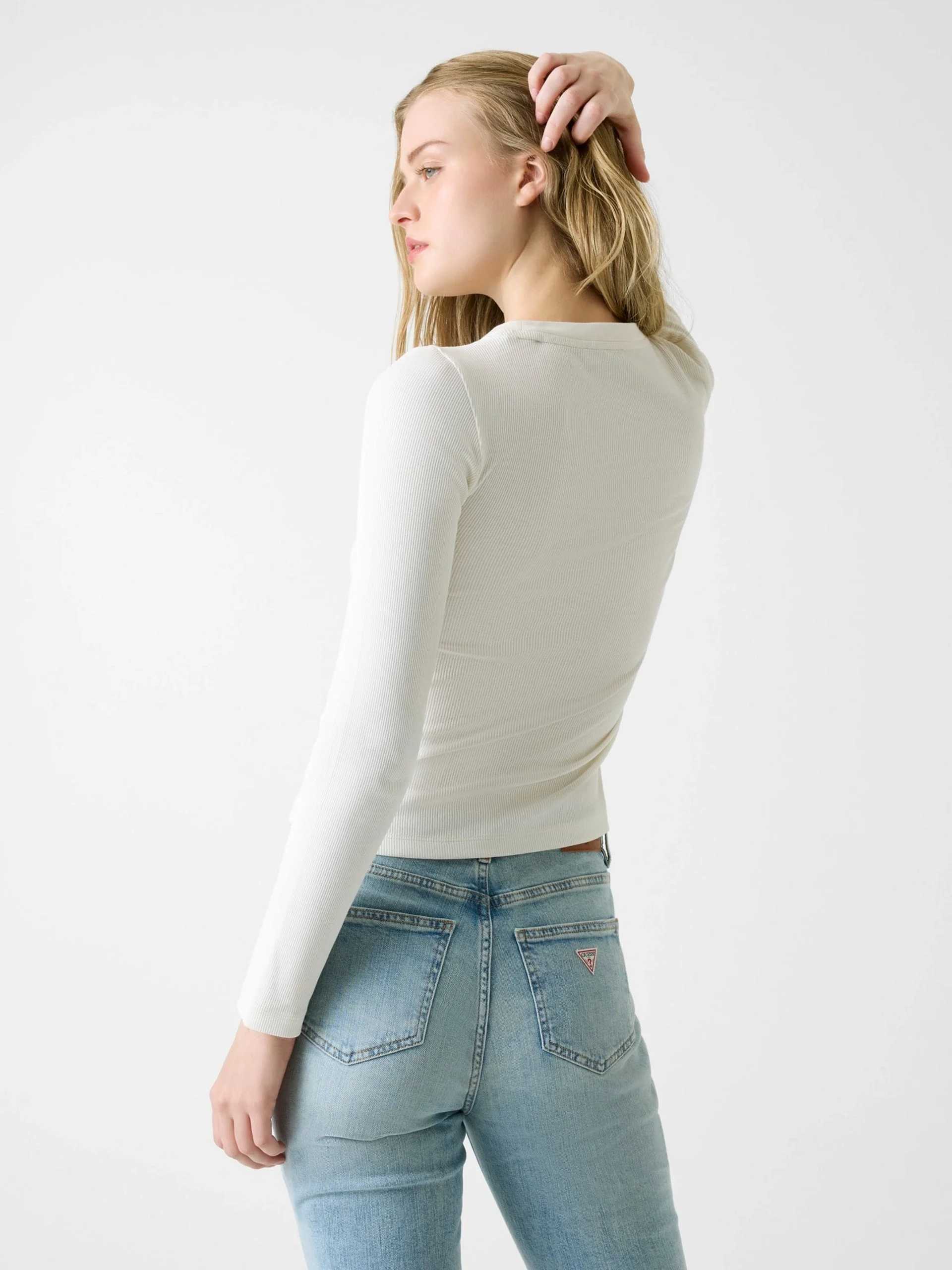 Guess GJ Uzun Kollu Bisiklet Yaka Nakışlı Dar Kesim Kadın Krem Top W6RP22KA0H1-G053