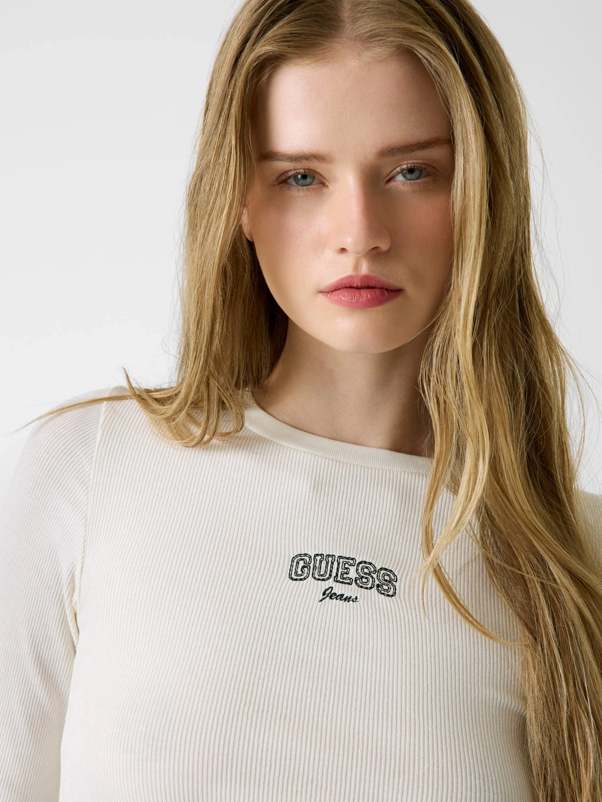 Guess GJ Uzun Kollu Bisiklet Yaka Nakışlı Dar Kesim Kadın Krem Top W6RP22KA0H1-G053