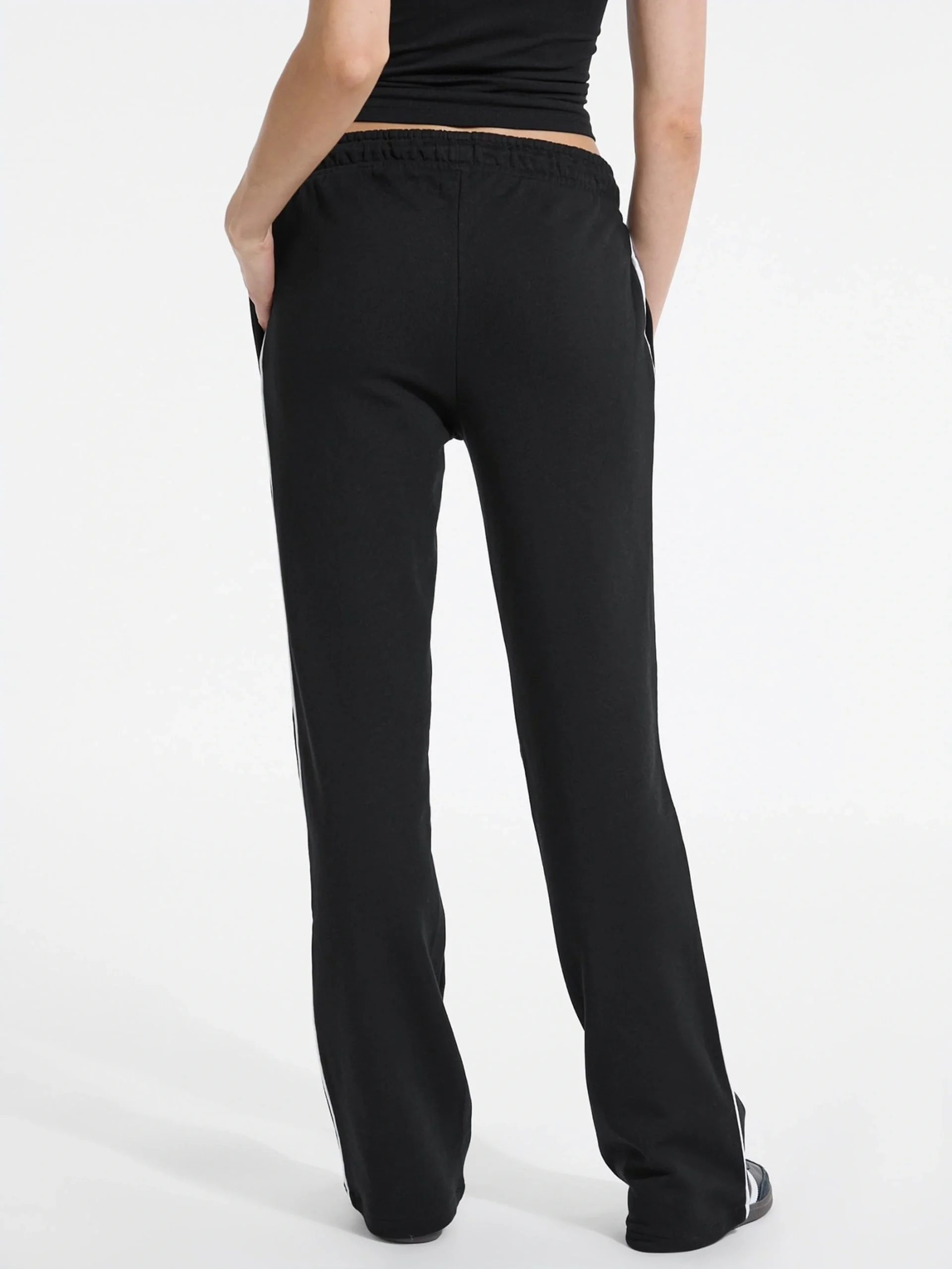 Guess Jeans Kadın Siyah Regular Fit Eşofman Altı W5YB32K68I4-JBLK