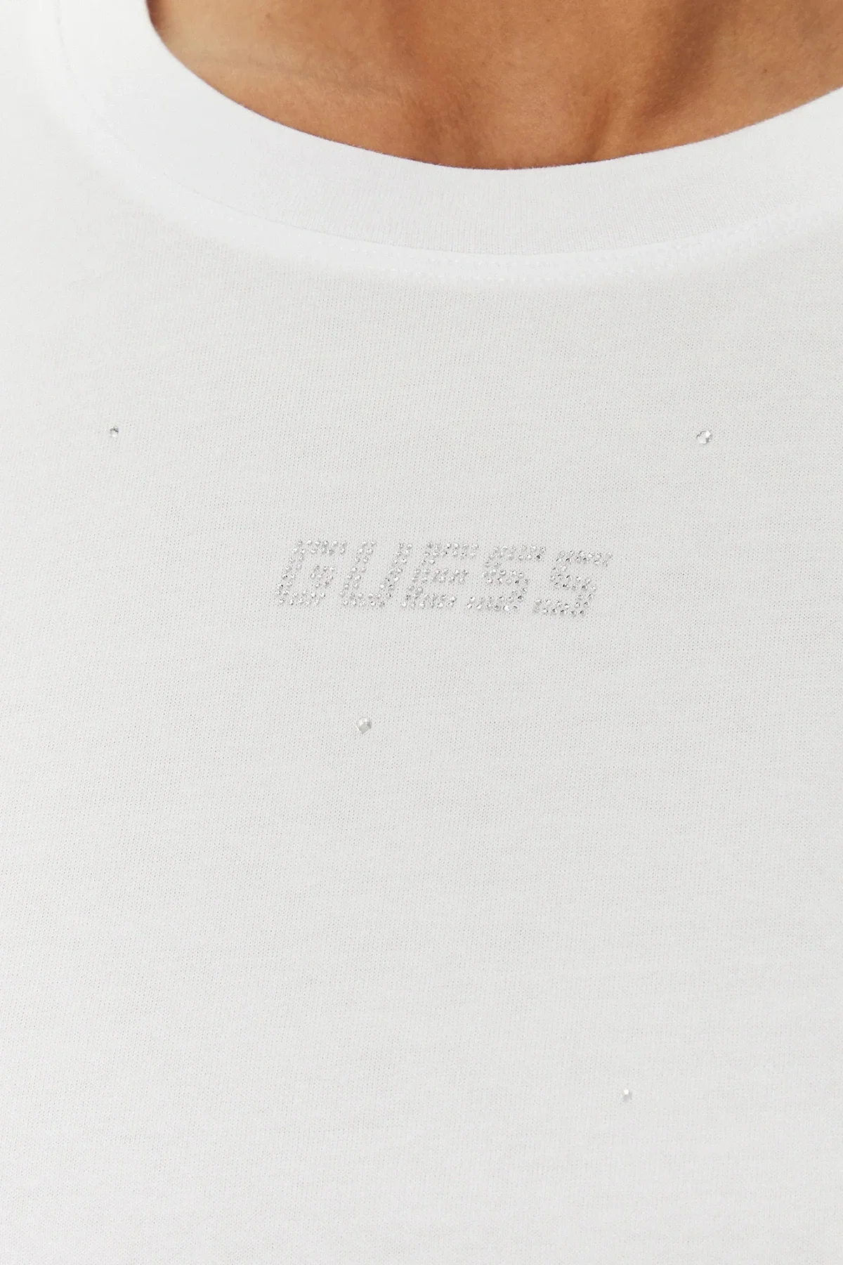 Guess Primula Kadın Beyaz Aktif Boxy Fit T-Shirt V5GI00I3Z14-G011
