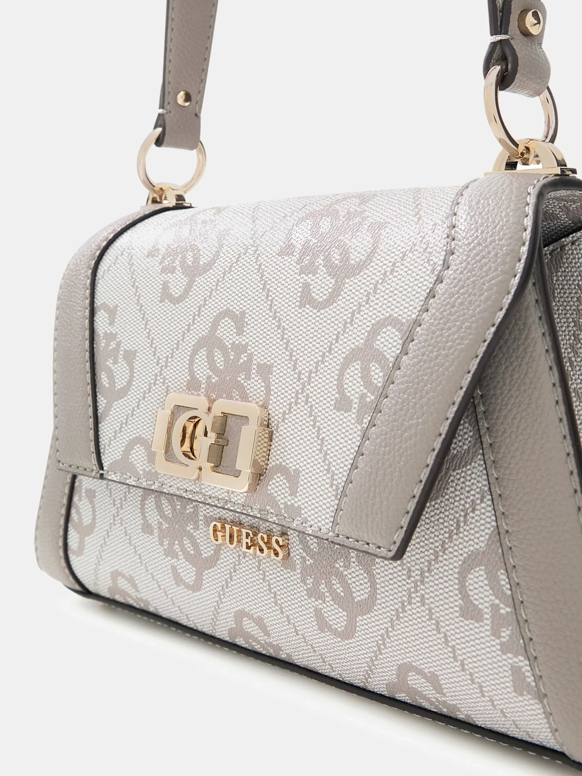 Guess Karnilla Logolu Kapaklı Omuz Kadın Siyah El Çantası HWOS9901190-DKO