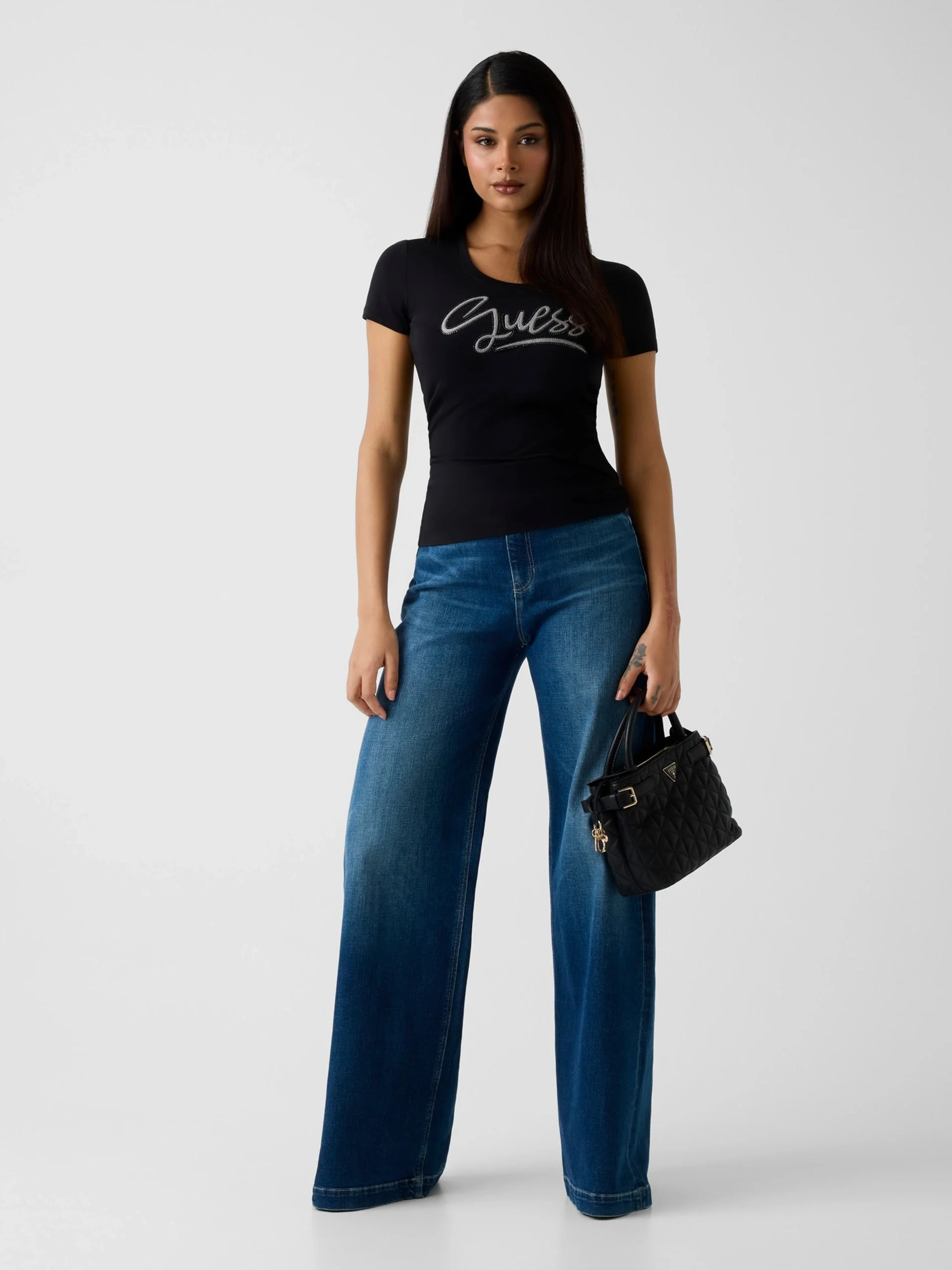 Guess Kısa Kollu Bisiklet Yaka Guess Yazılı Kadın Siyah T-shirt W6RI24J1314-JBLK