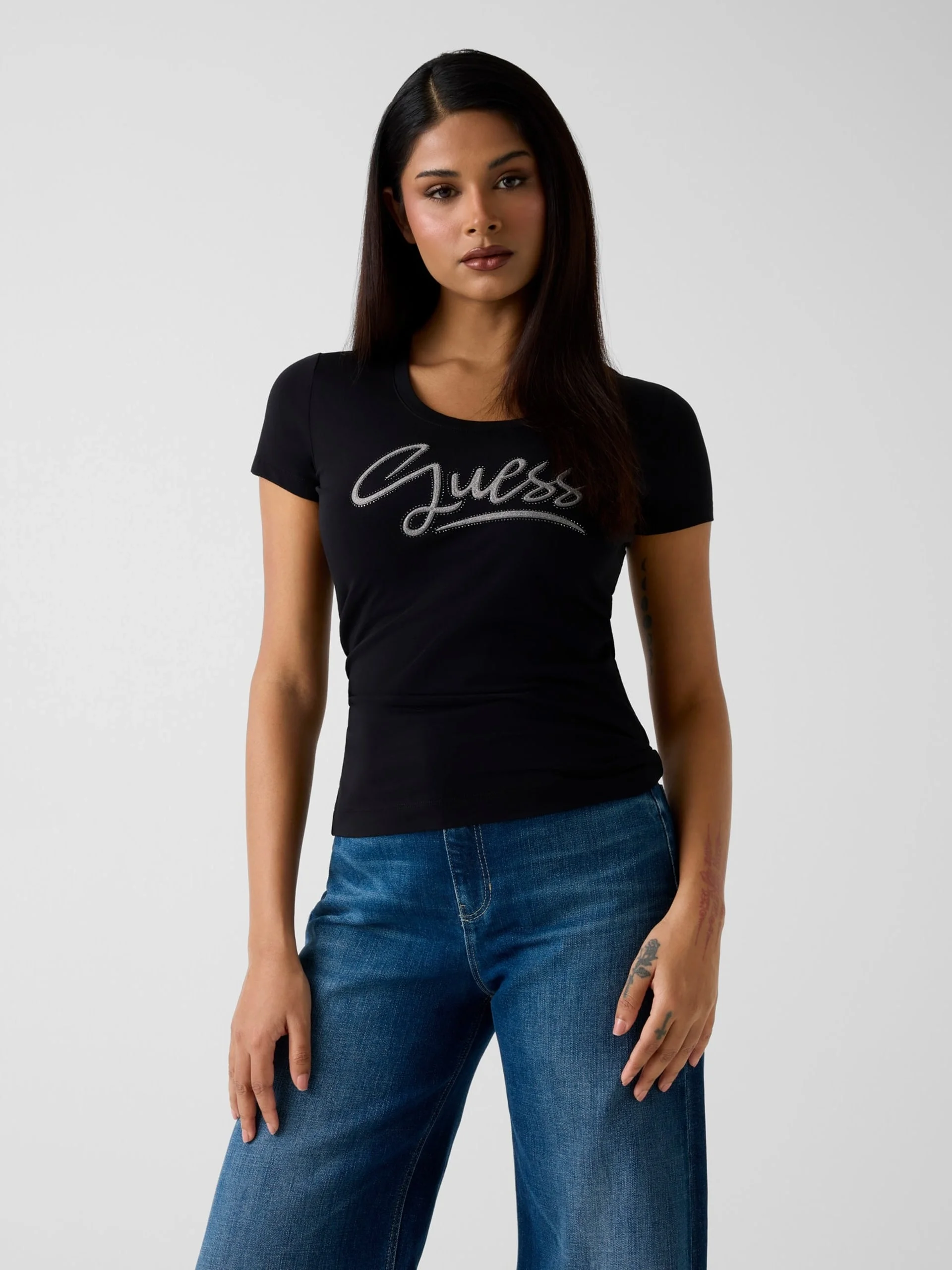 Guess Kısa Kollu Bisiklet Yaka Guess Yazılı Kadın Siyah T-shirt W6RI24J1314-JBLK