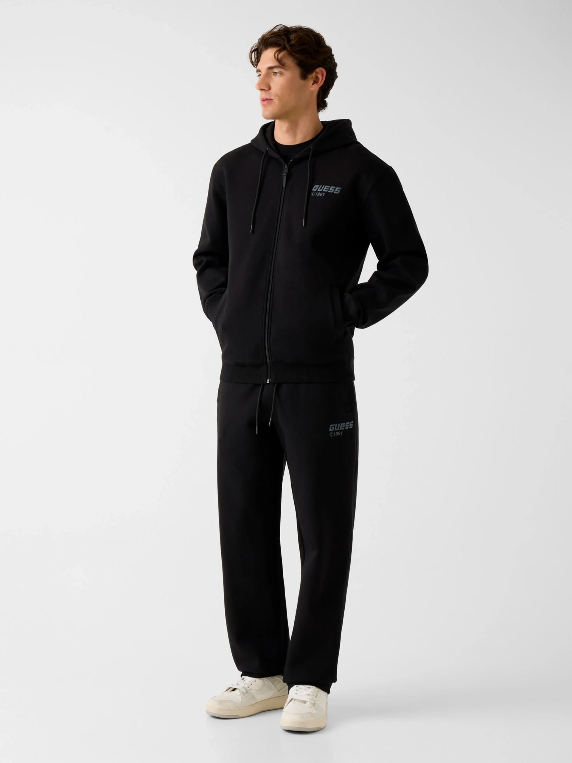 Guess Lauro Düz Paça Erkek Siyah Eşofman Altı Z6RB15K1971-JBLK