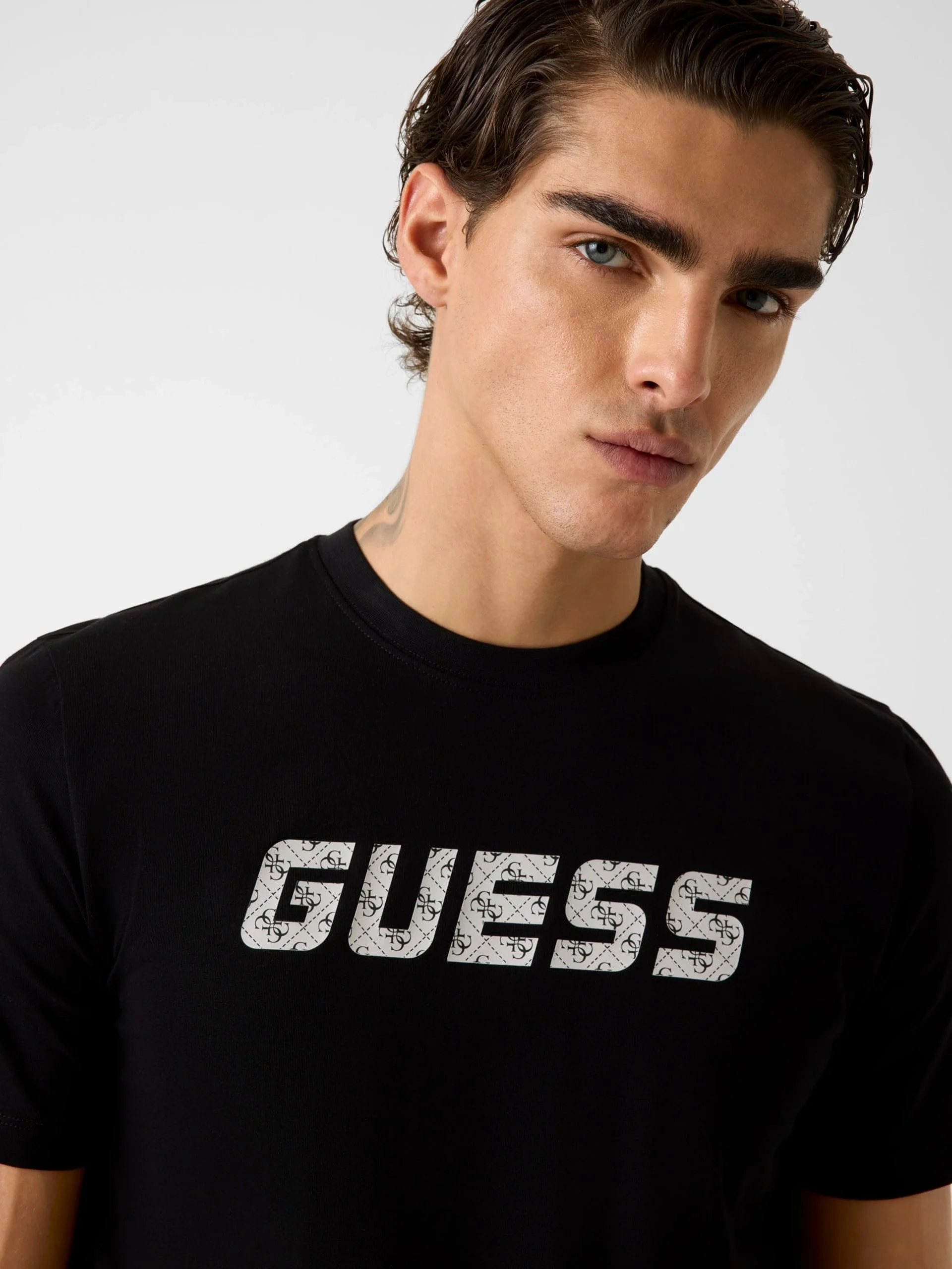 Guess Maska Bisiklet Yaka Kısa Kollu Erkek Siyah T-shirt Z6RI15I3Z14-JBLK